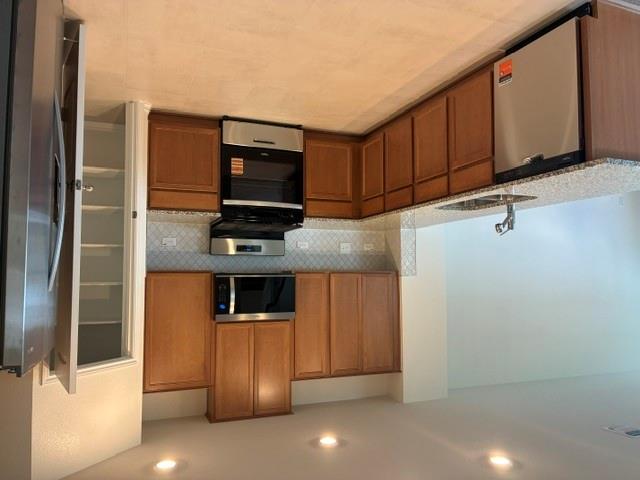 4040 Terracina Dr Property Photo 8