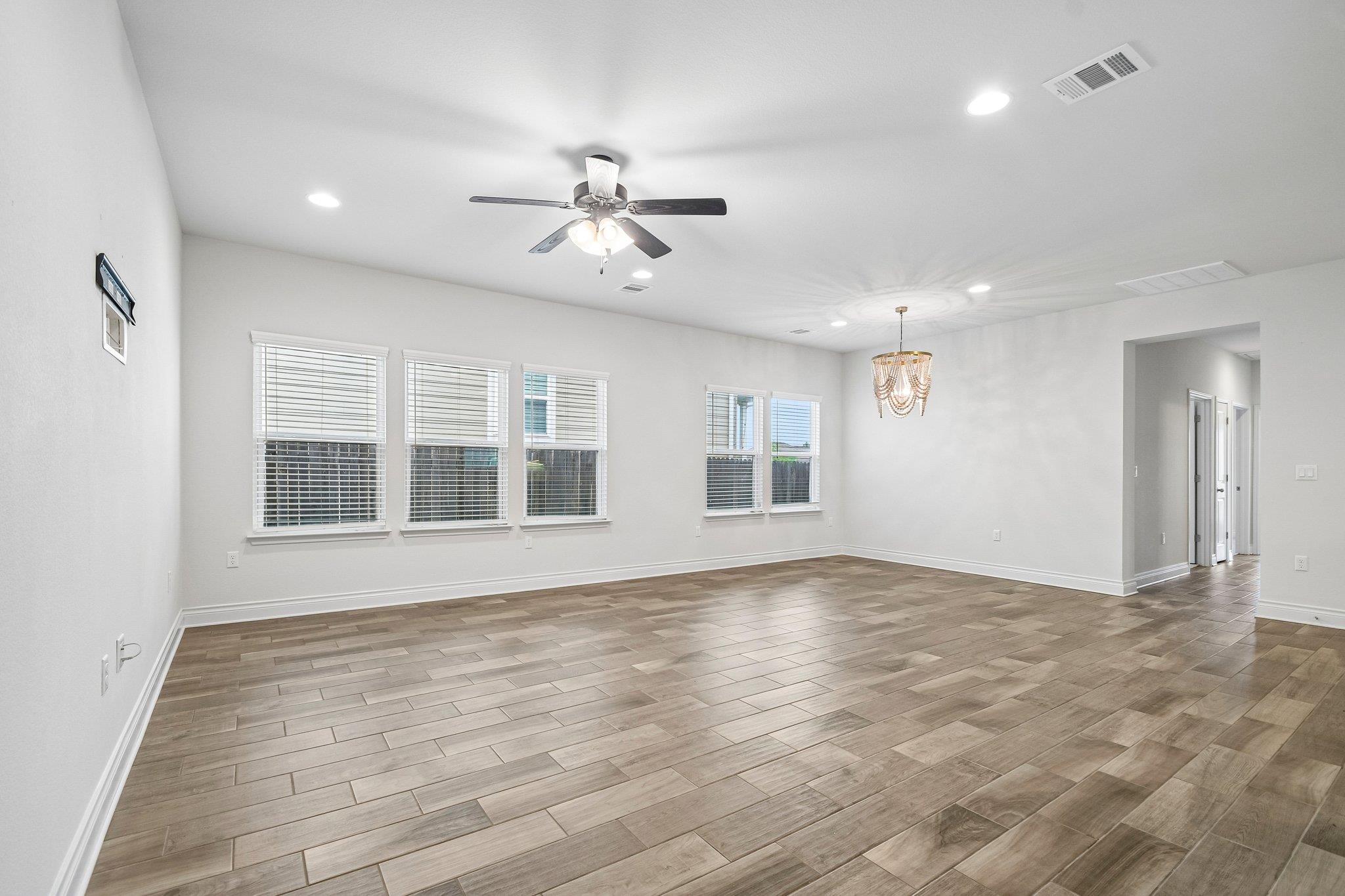 10213 Forest Grove Dr Property Photo 4