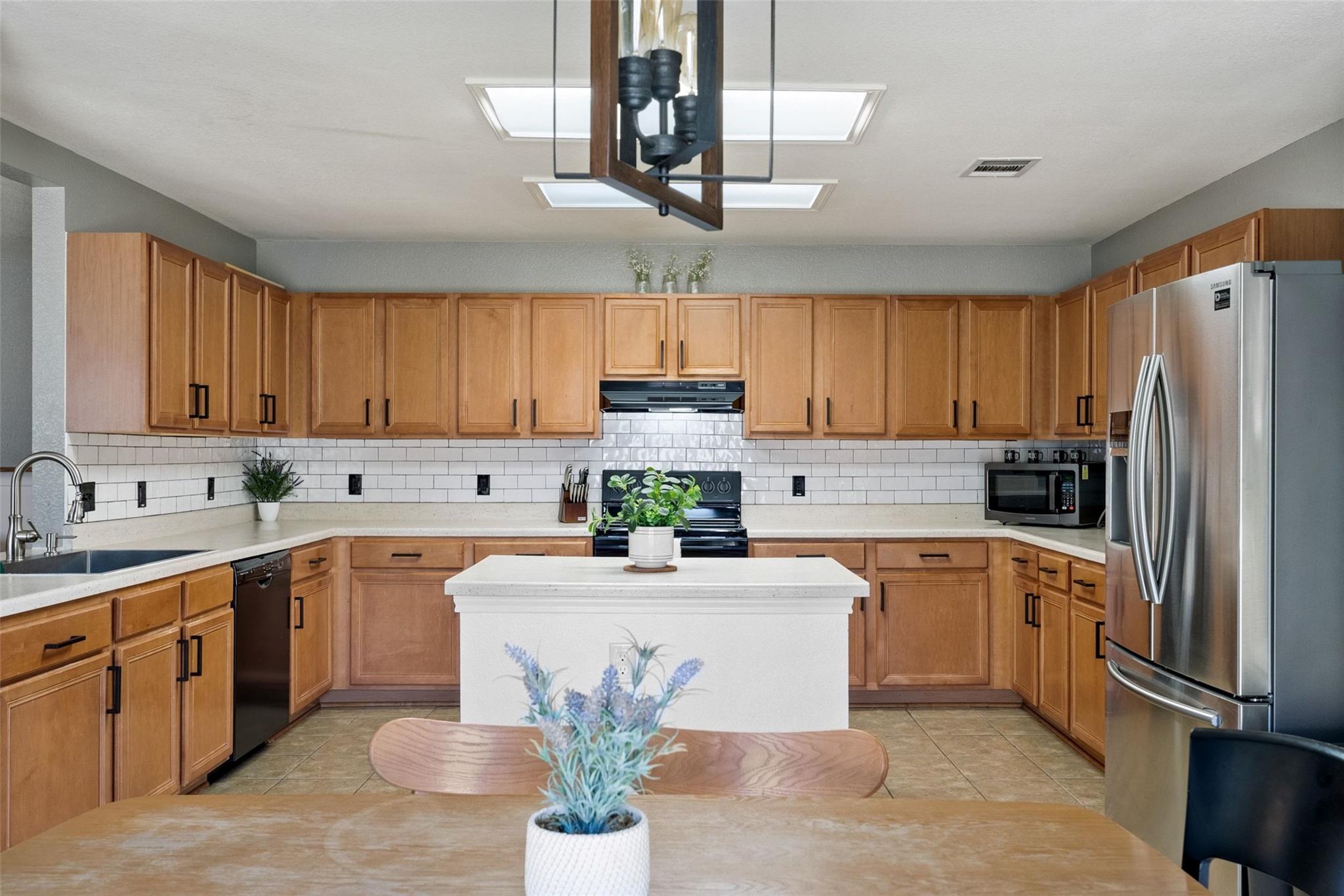 2213 Little Tree Bnd Property Photo 3