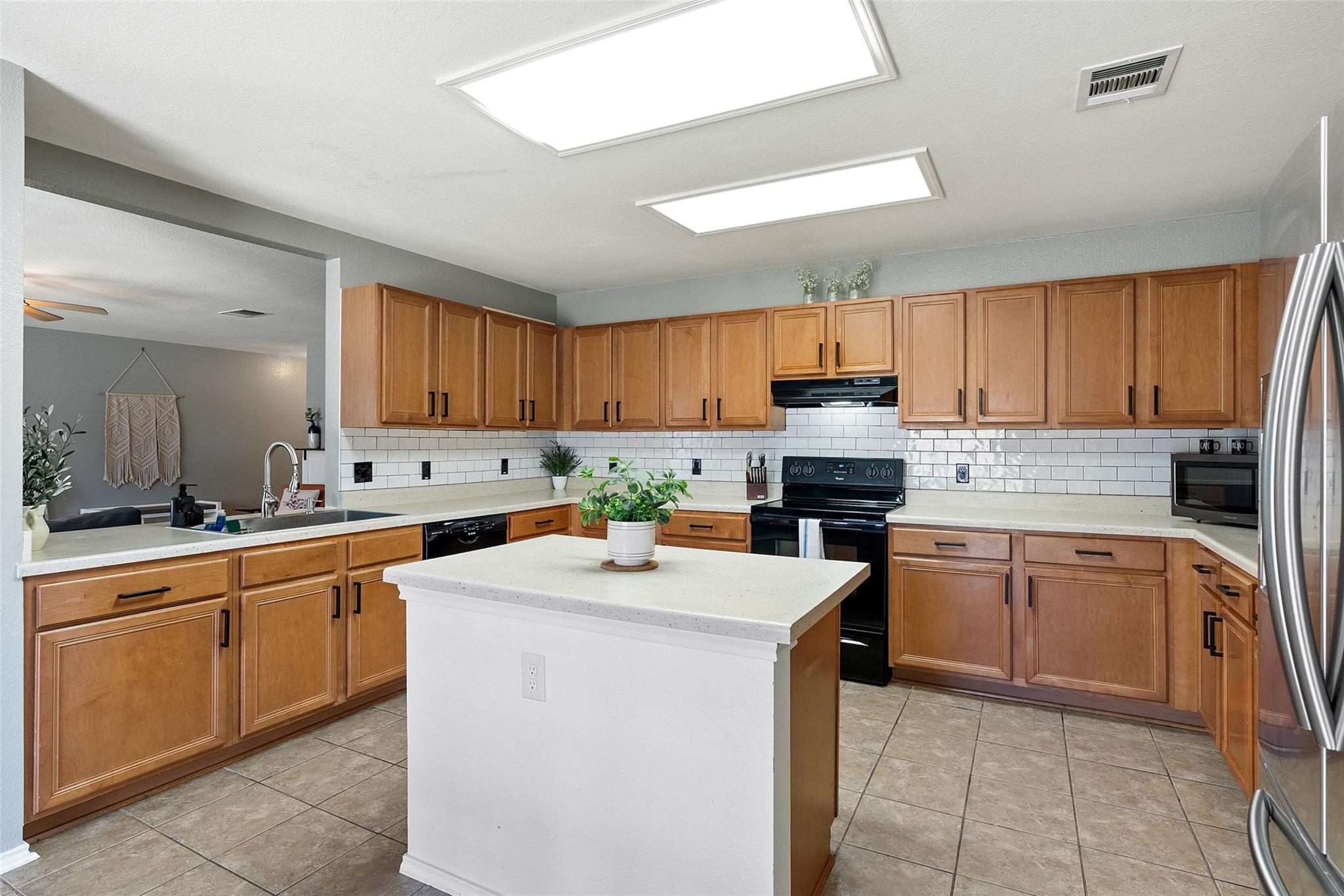 2213 Little Tree Bnd Property Photo 8