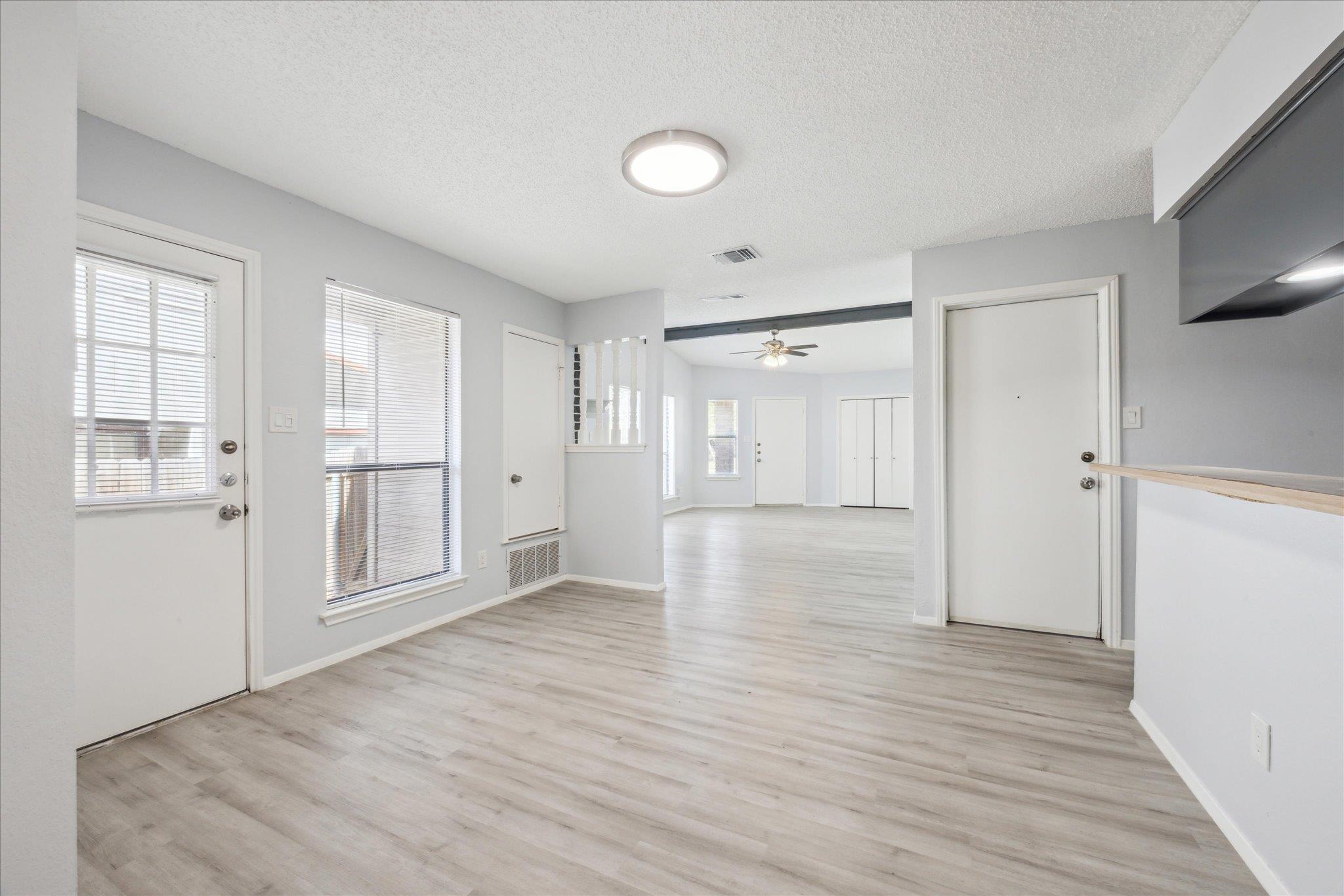 702 Rollingway Dr B Property Photo 3