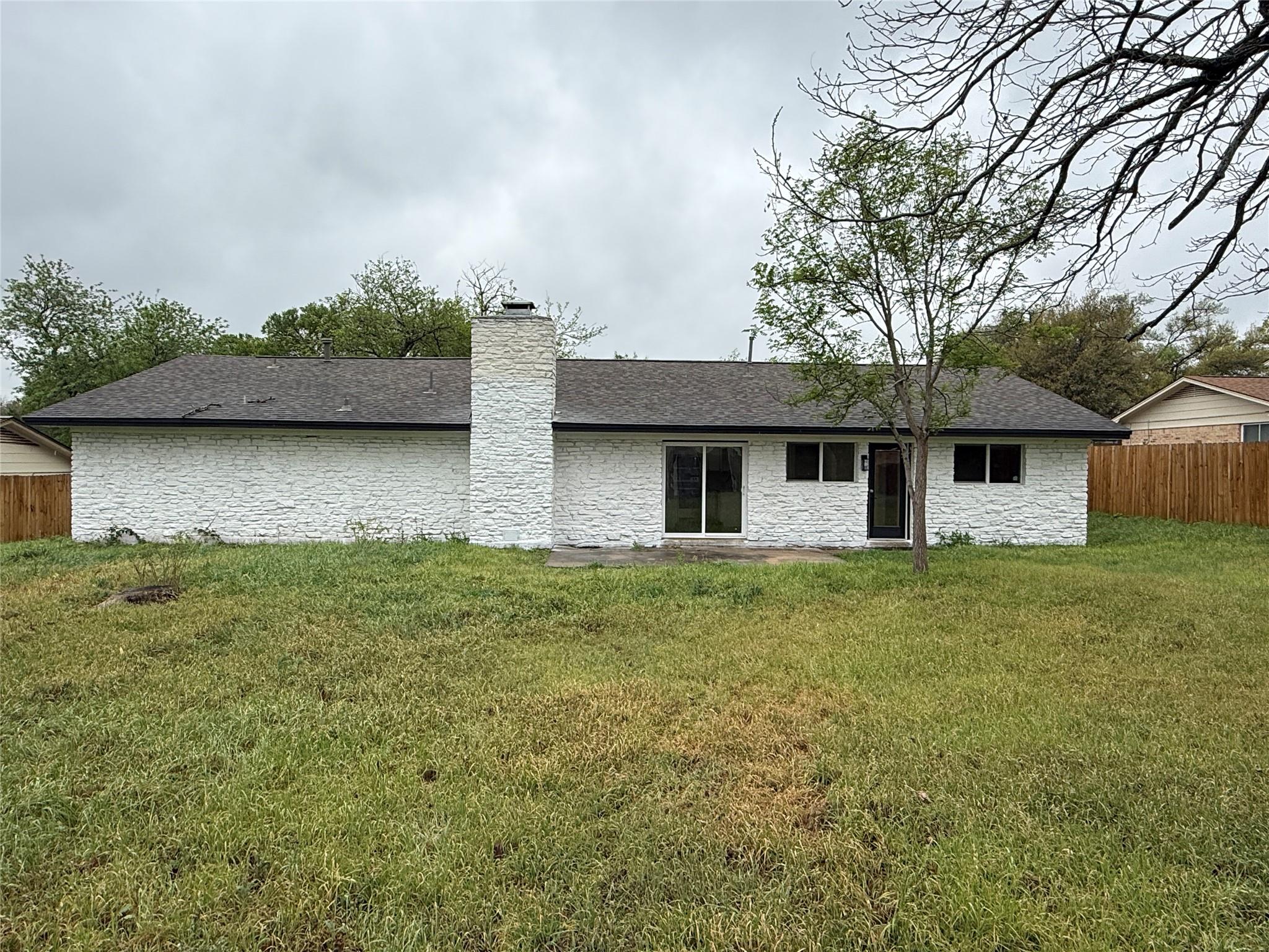 1402 Cardinal Hill Dr Property Photo 4