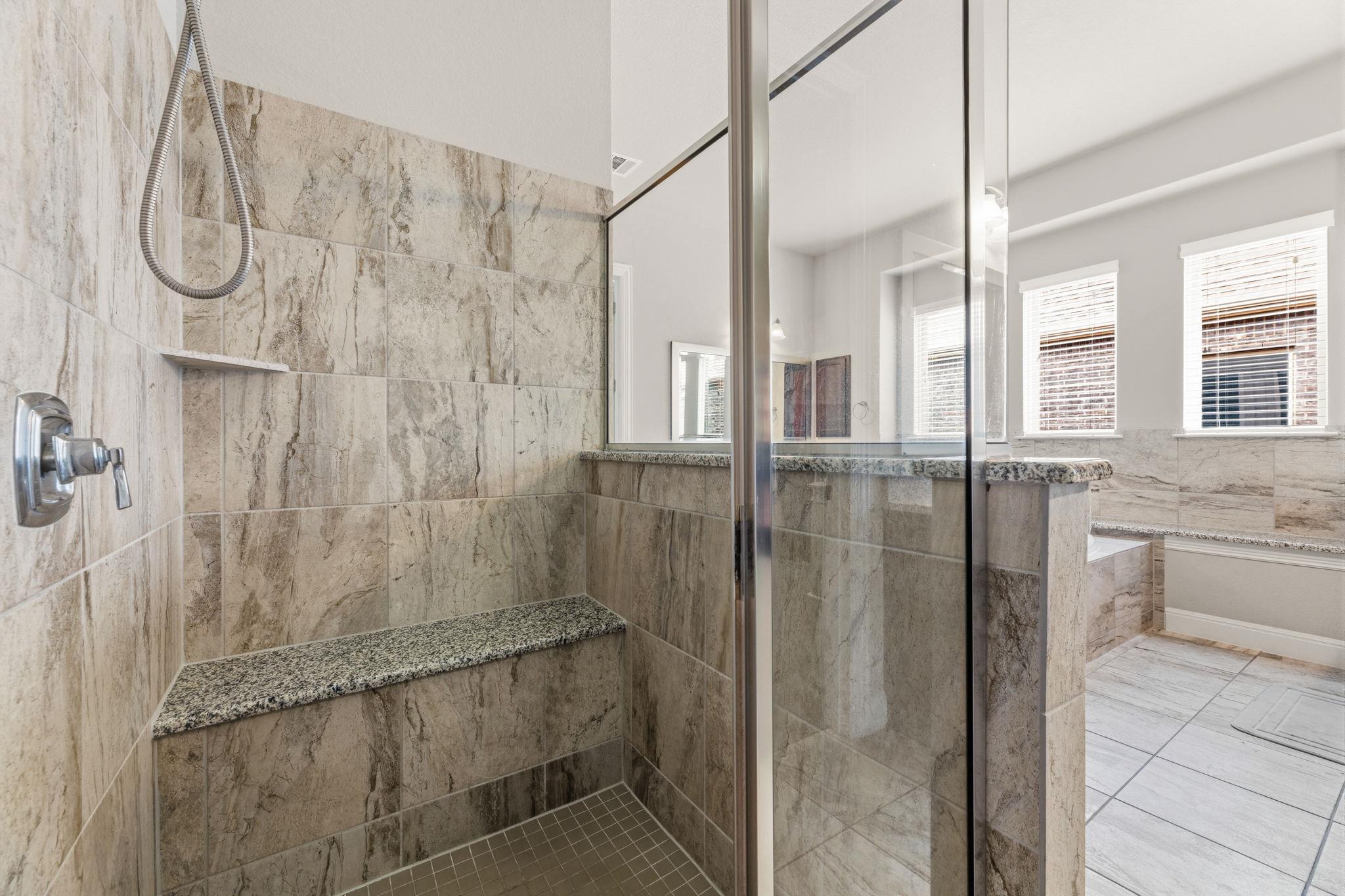 21605 Hines Ln Property Photo 10
