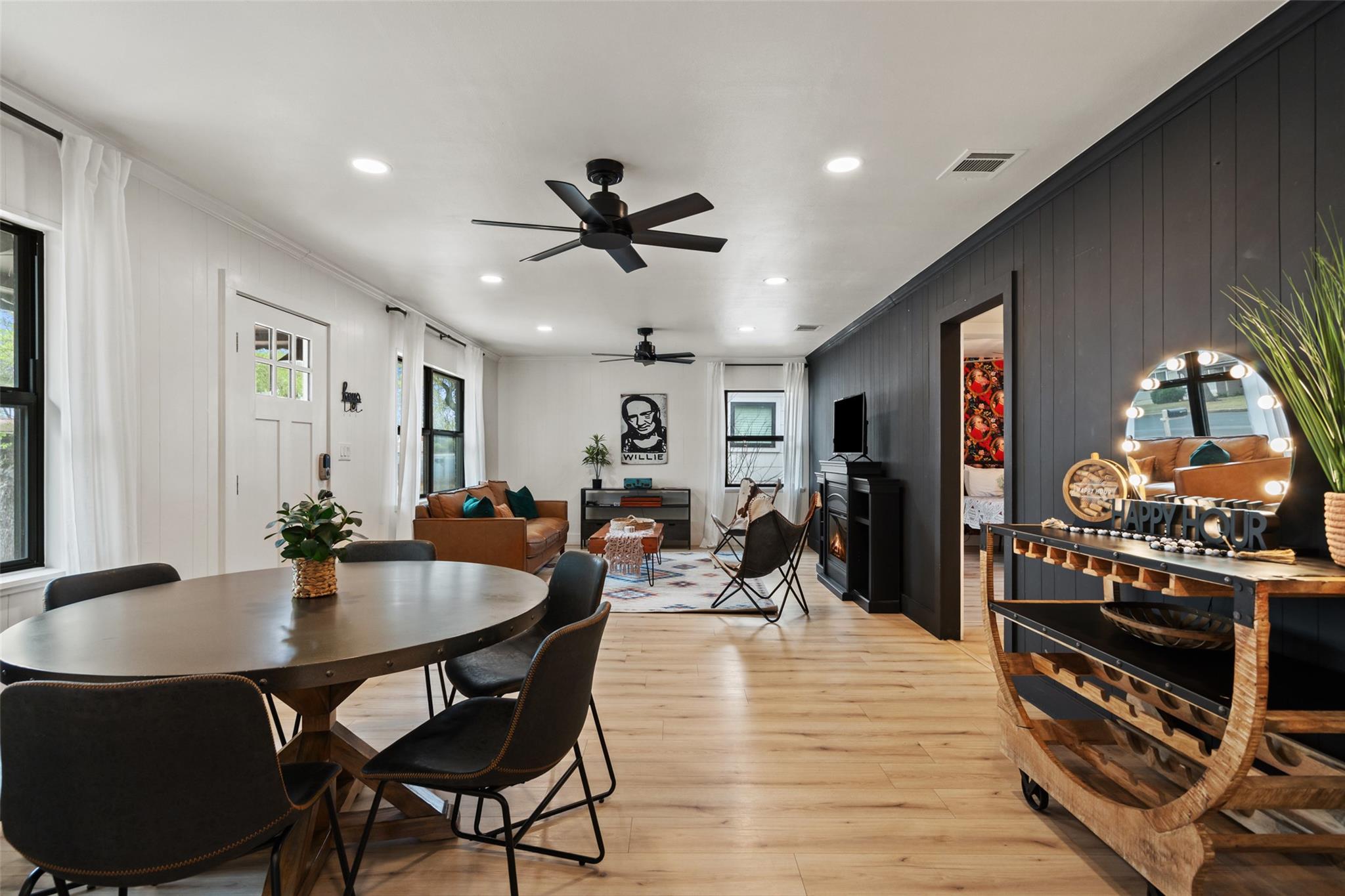 326 W Mulberry St Property Photo