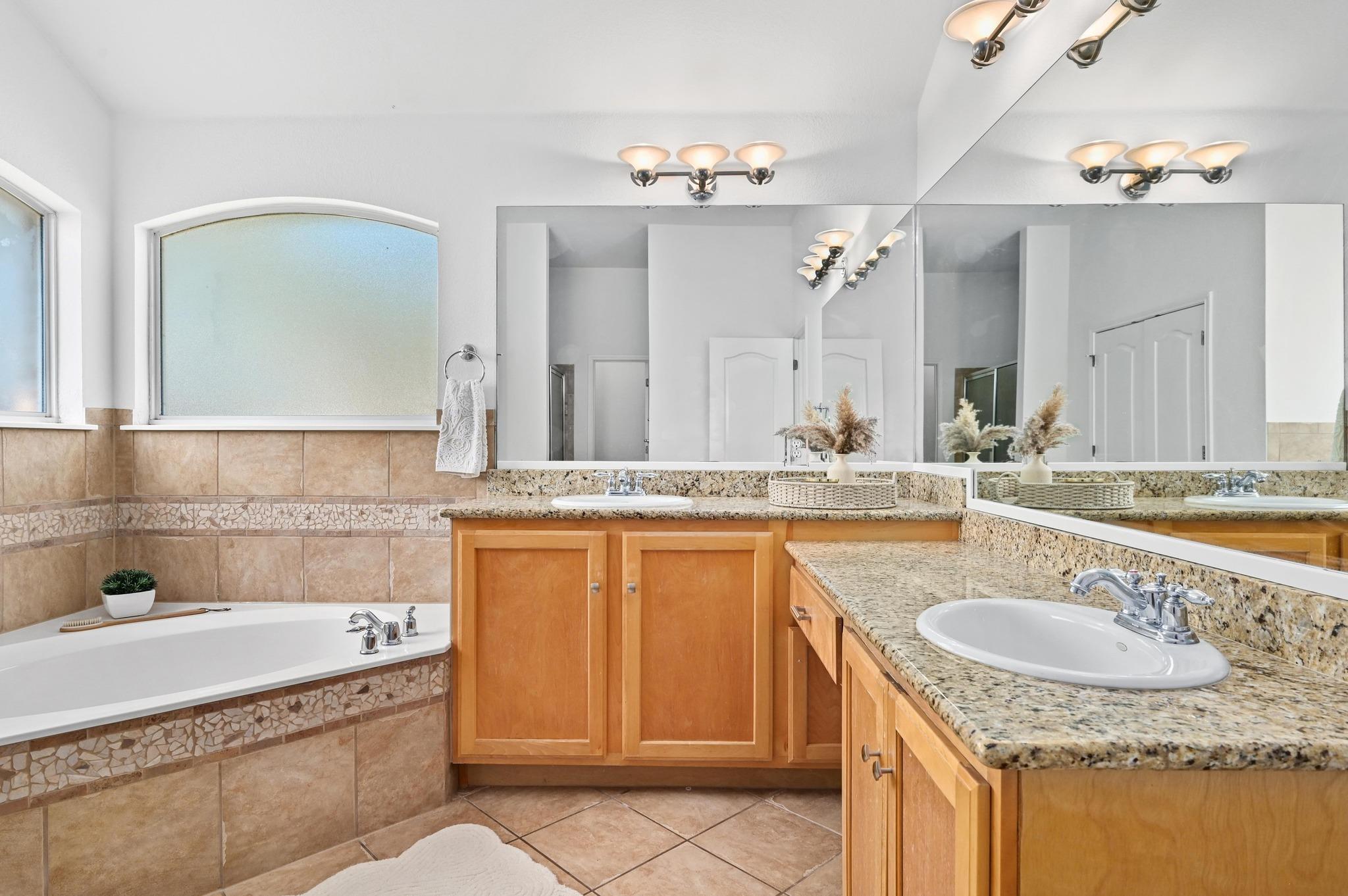 8103 Campeche Bay Pl Property Photo 12