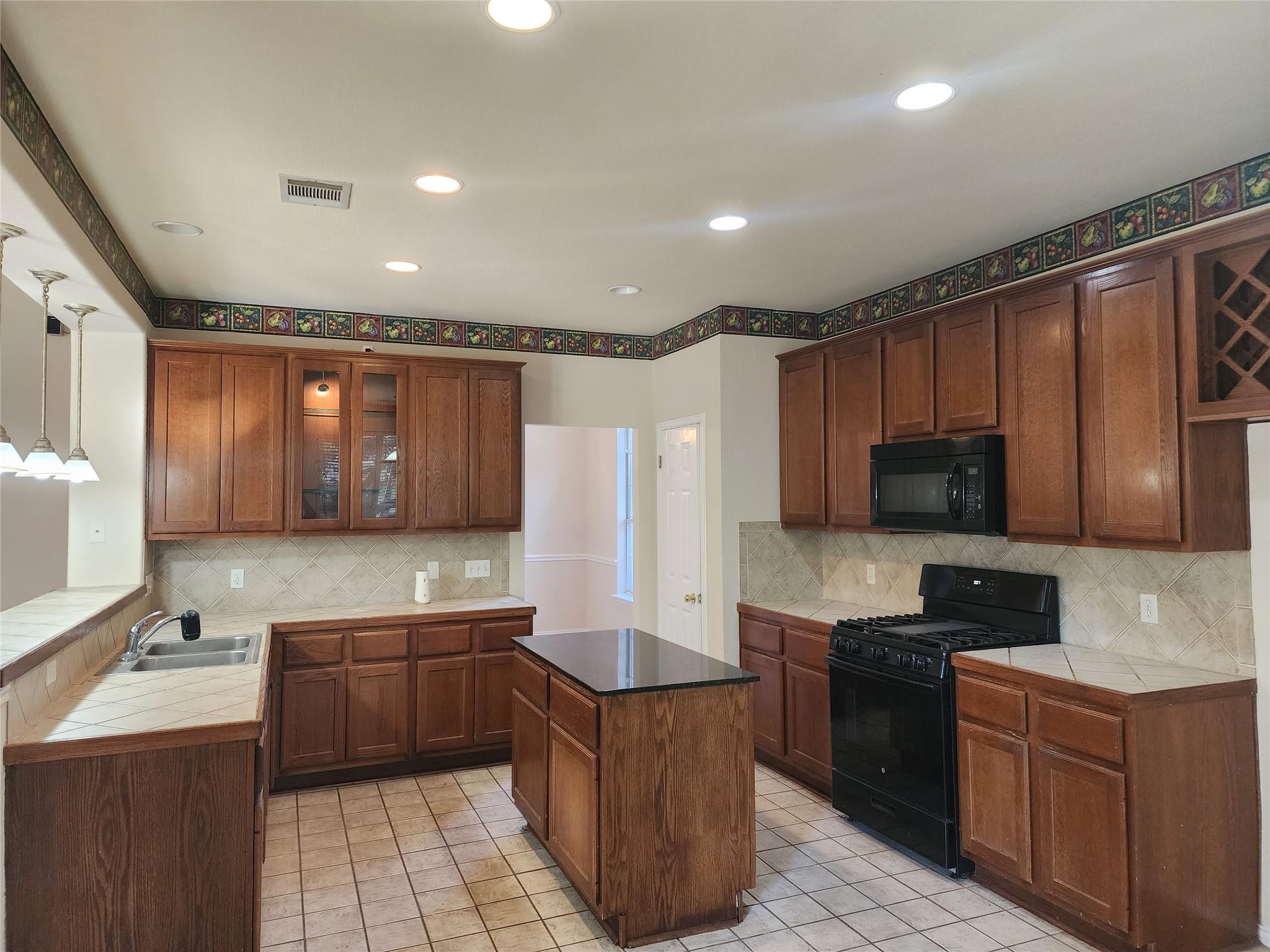 200 Sutterville Cv Property Photo 6