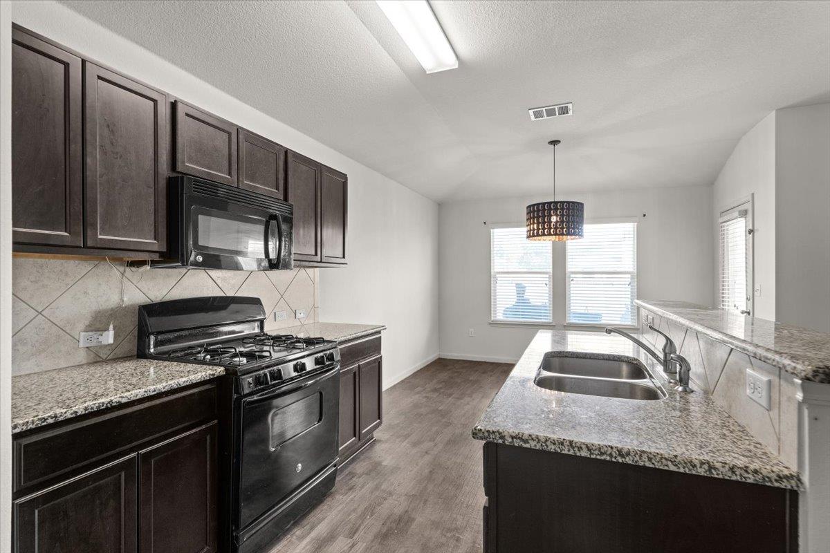 376 Musgrav Ave Property Photo 1