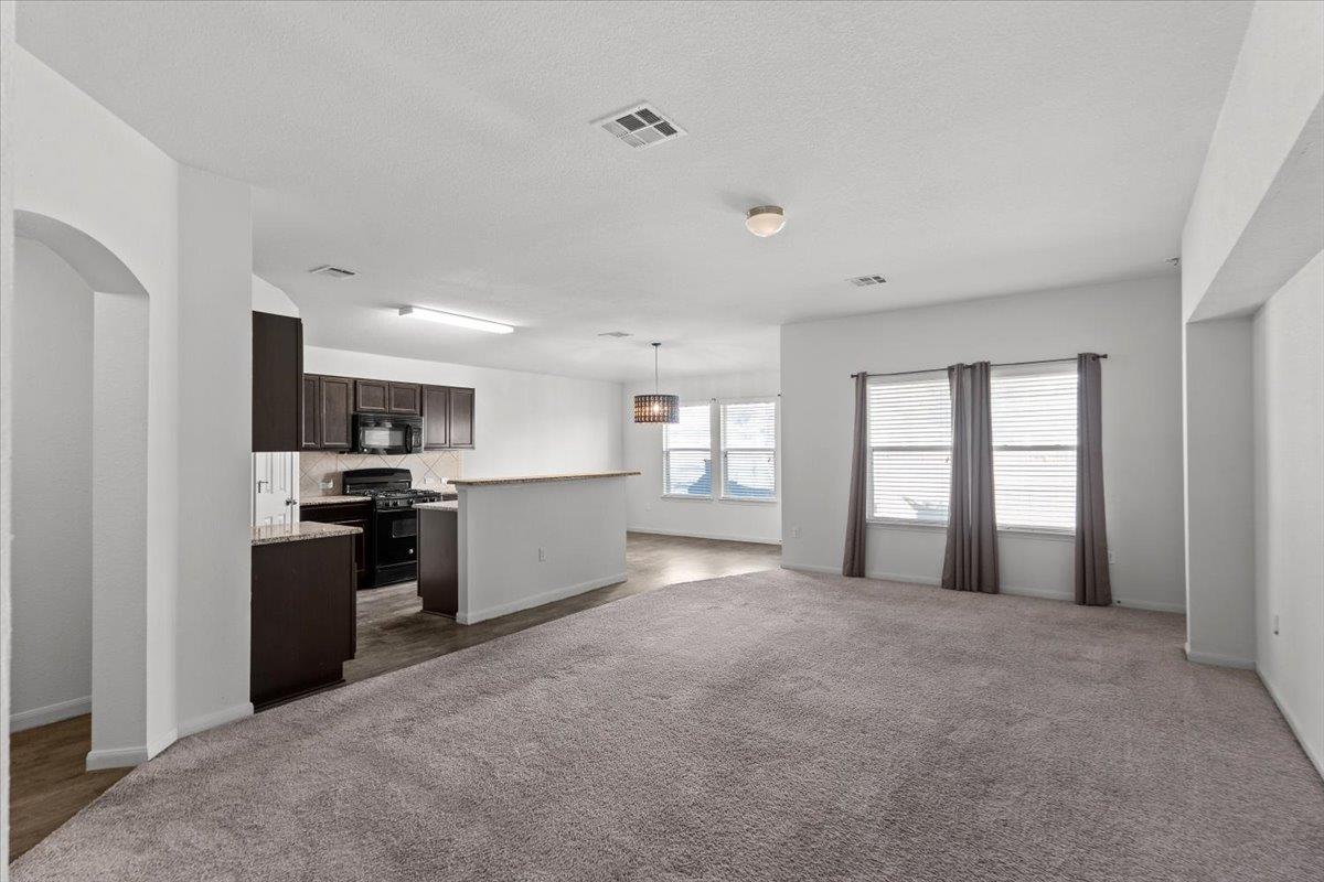 376 Musgrav Ave Property Photo 5