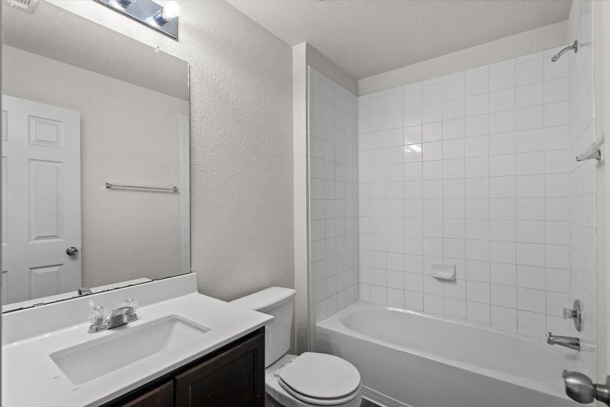 376 Musgrav Ave Property Photo 10