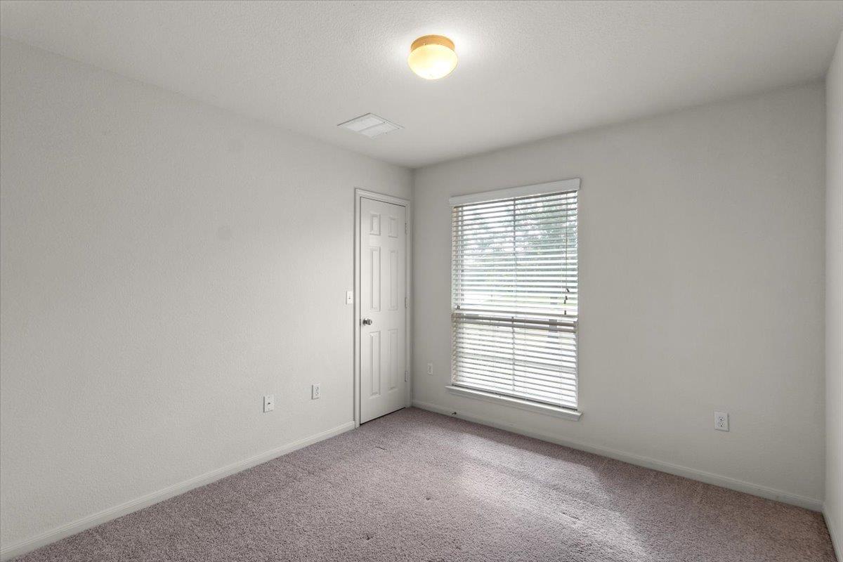 376 Musgrav Ave Property Photo 17