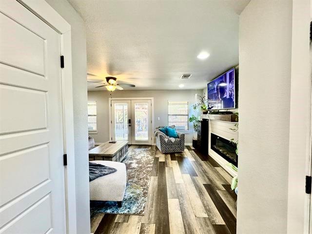 800 Lakeway Property Photo 5