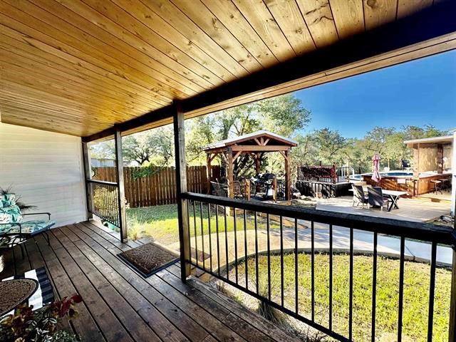 800 Lakeway Property Photo 7