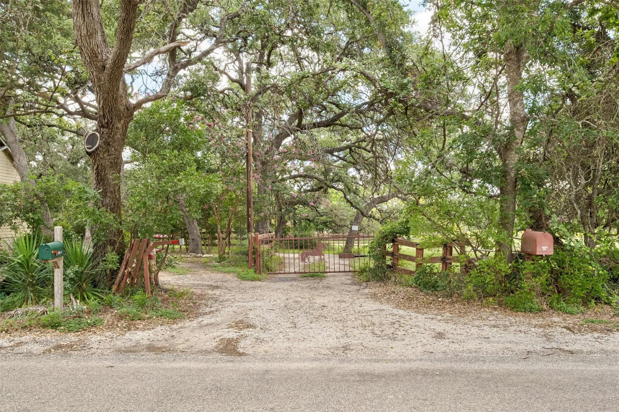 3805 Lone Man Mountain Rd #b Property Photo 2