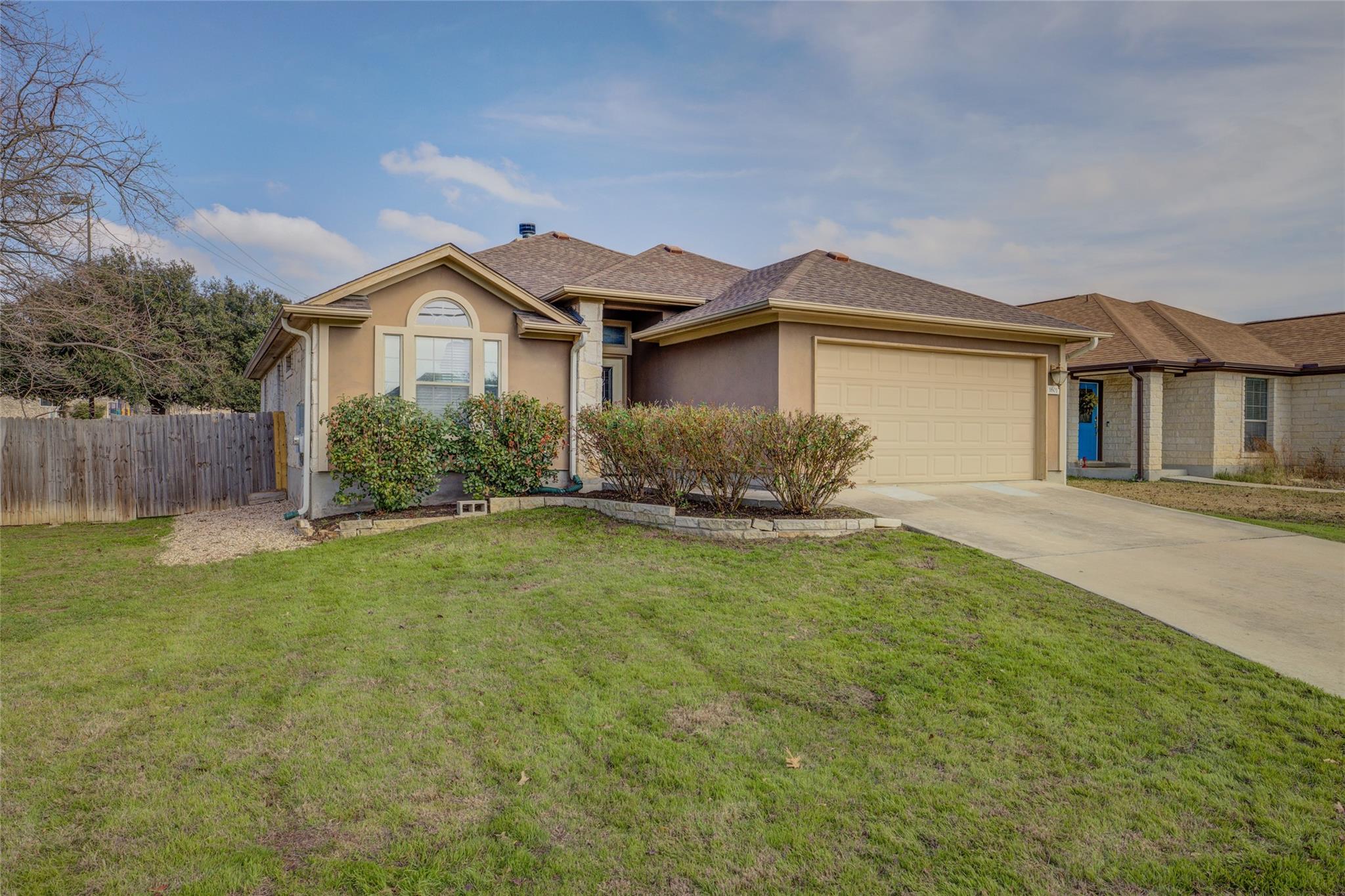 1601 Windy Park Dr Property Photo 2