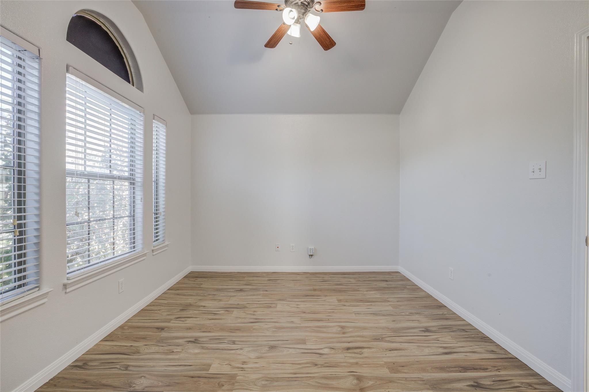 1601 Windy Park Dr Property Photo 16