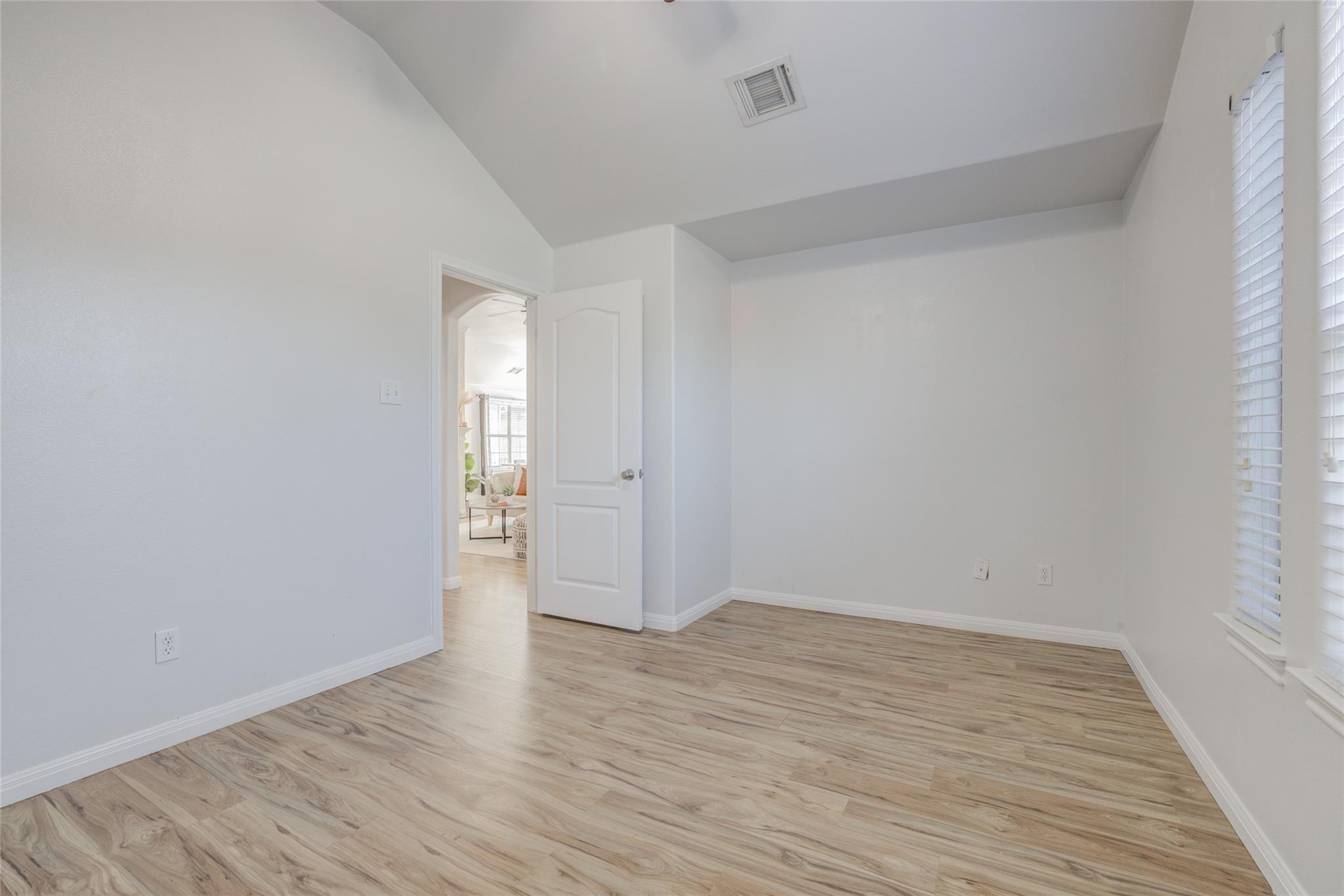 1601 Windy Park Dr Property Photo 18