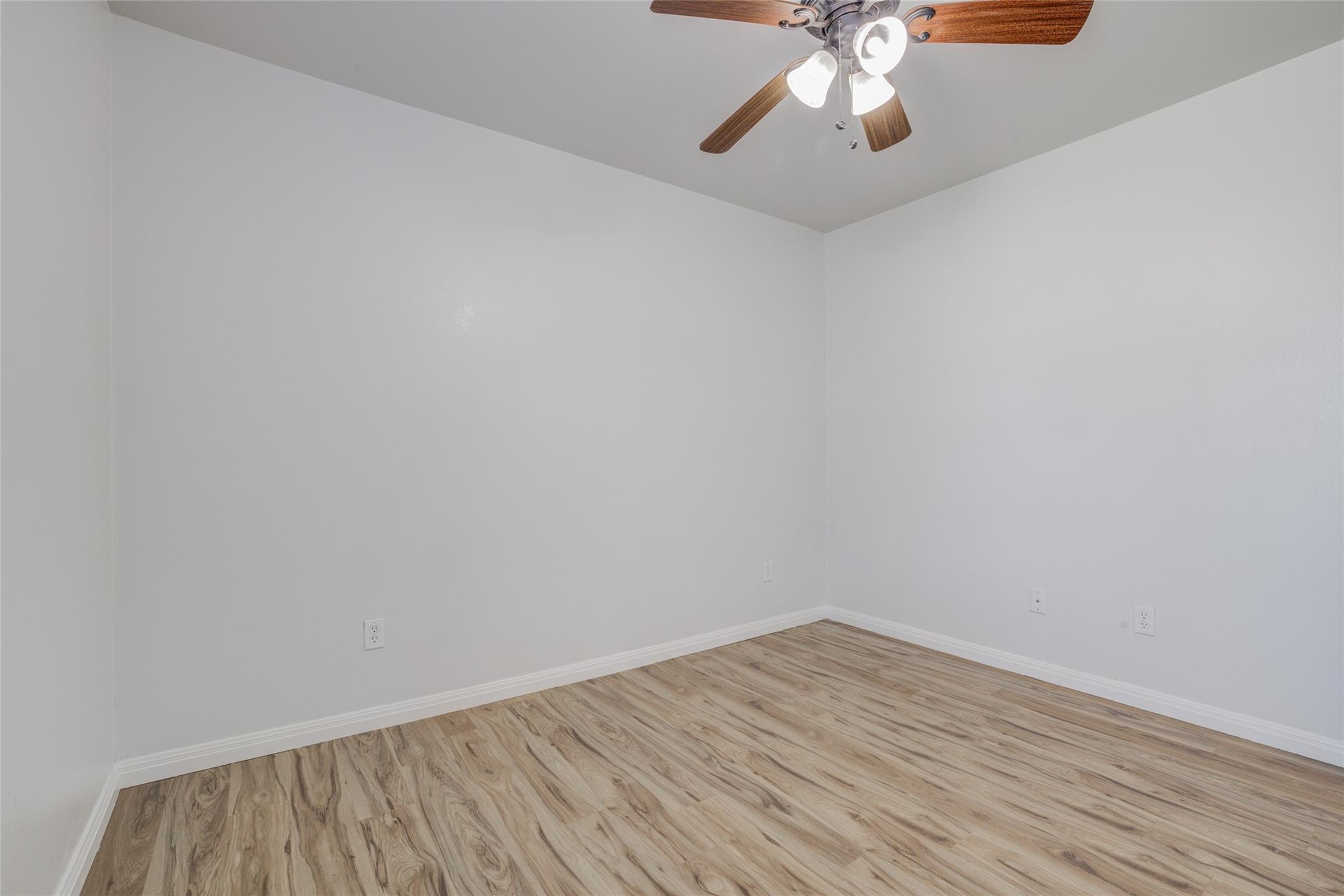 1601 Windy Park Dr Property Photo 23