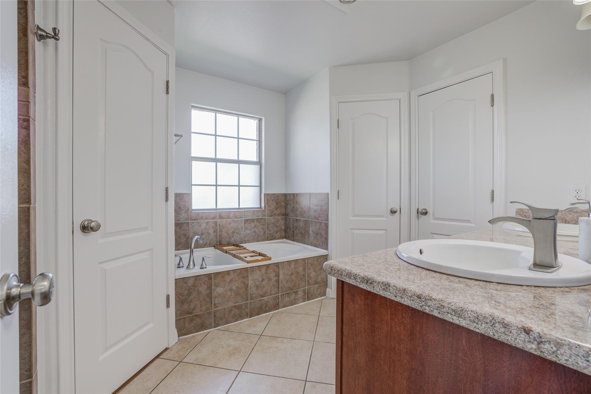 1601 Windy Park Dr Property Photo 26