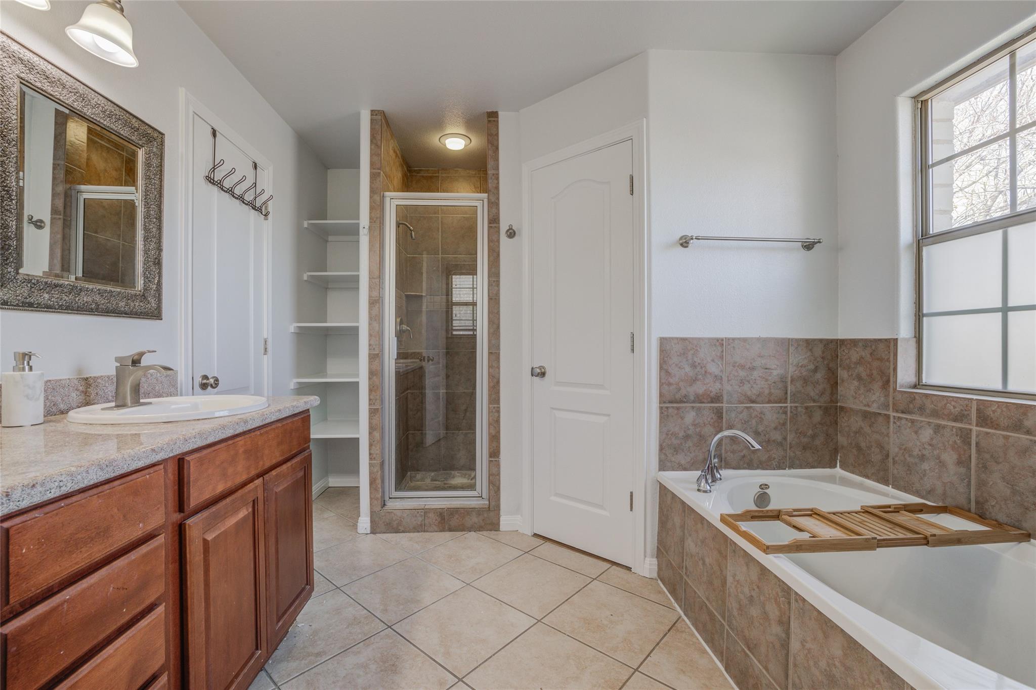 1601 Windy Park Dr Property Photo 29