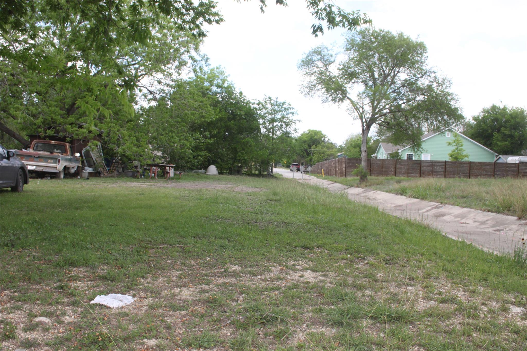801 Tank St Property Photo 1