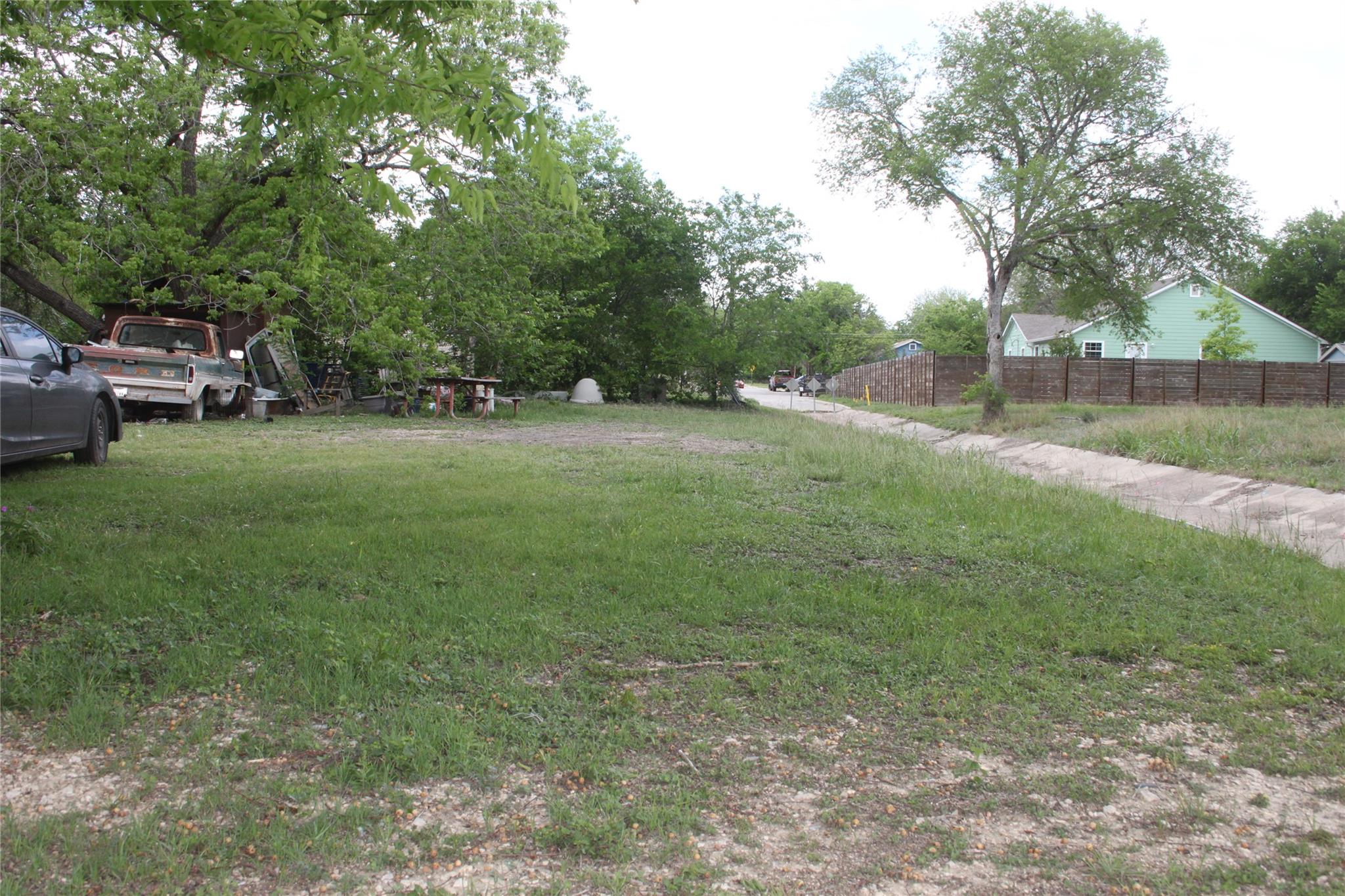 801 Tank St Property Photo 2
