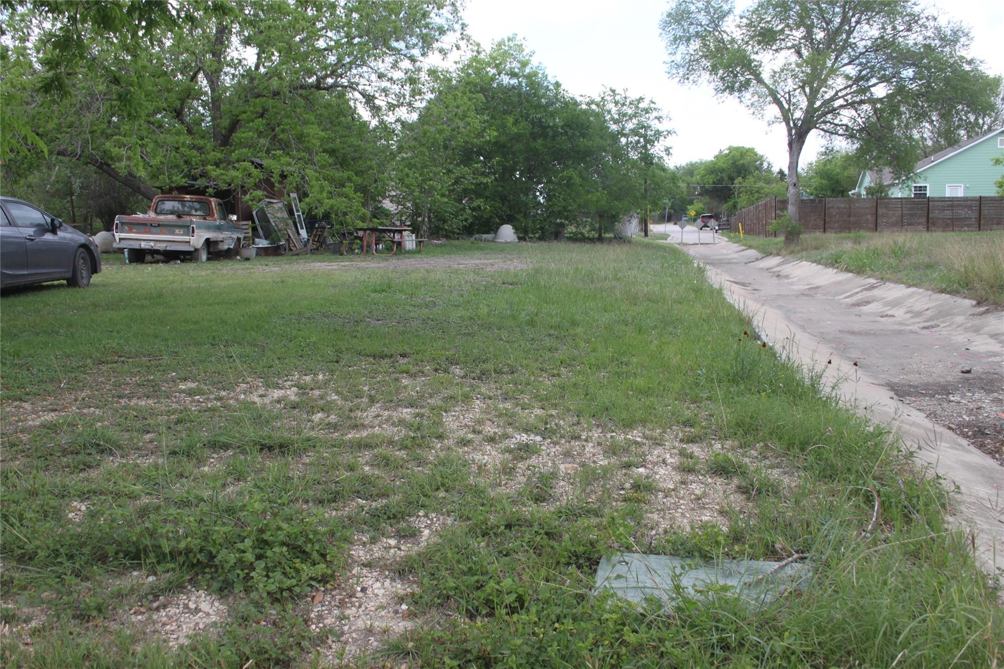 801 Tank St Property Photo 3