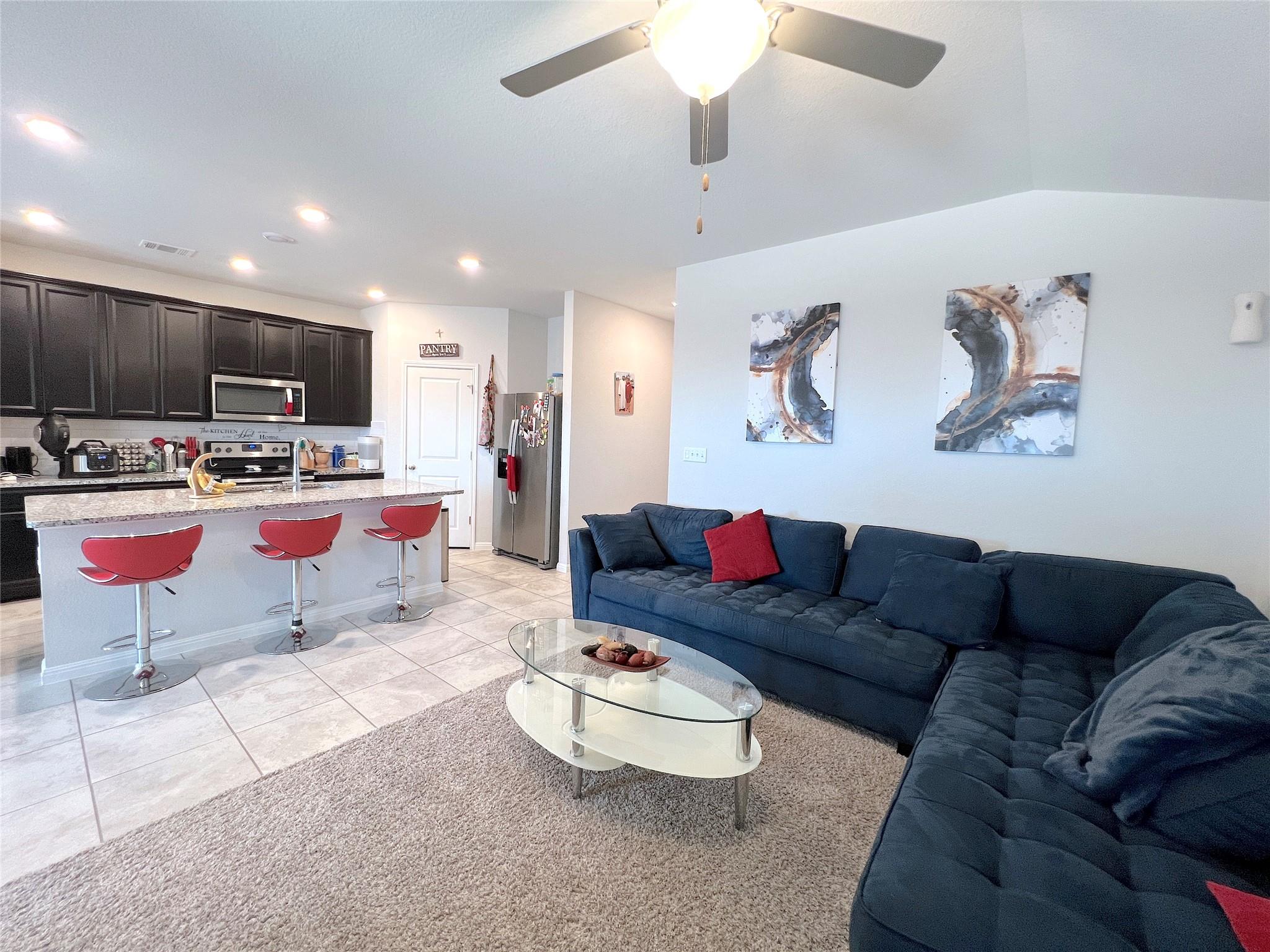 502 Mossy Rock Dr Property Photo 5