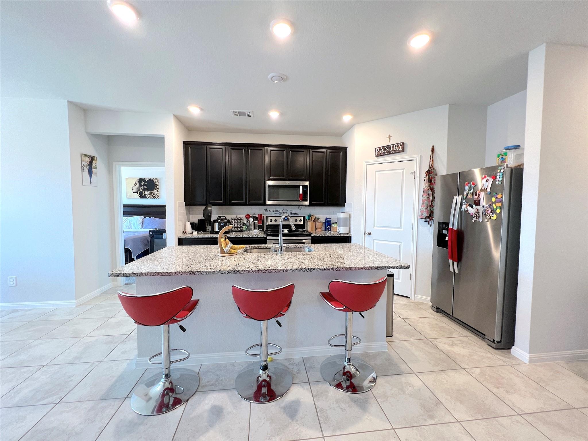 502 Mossy Rock Dr Property Photo 6