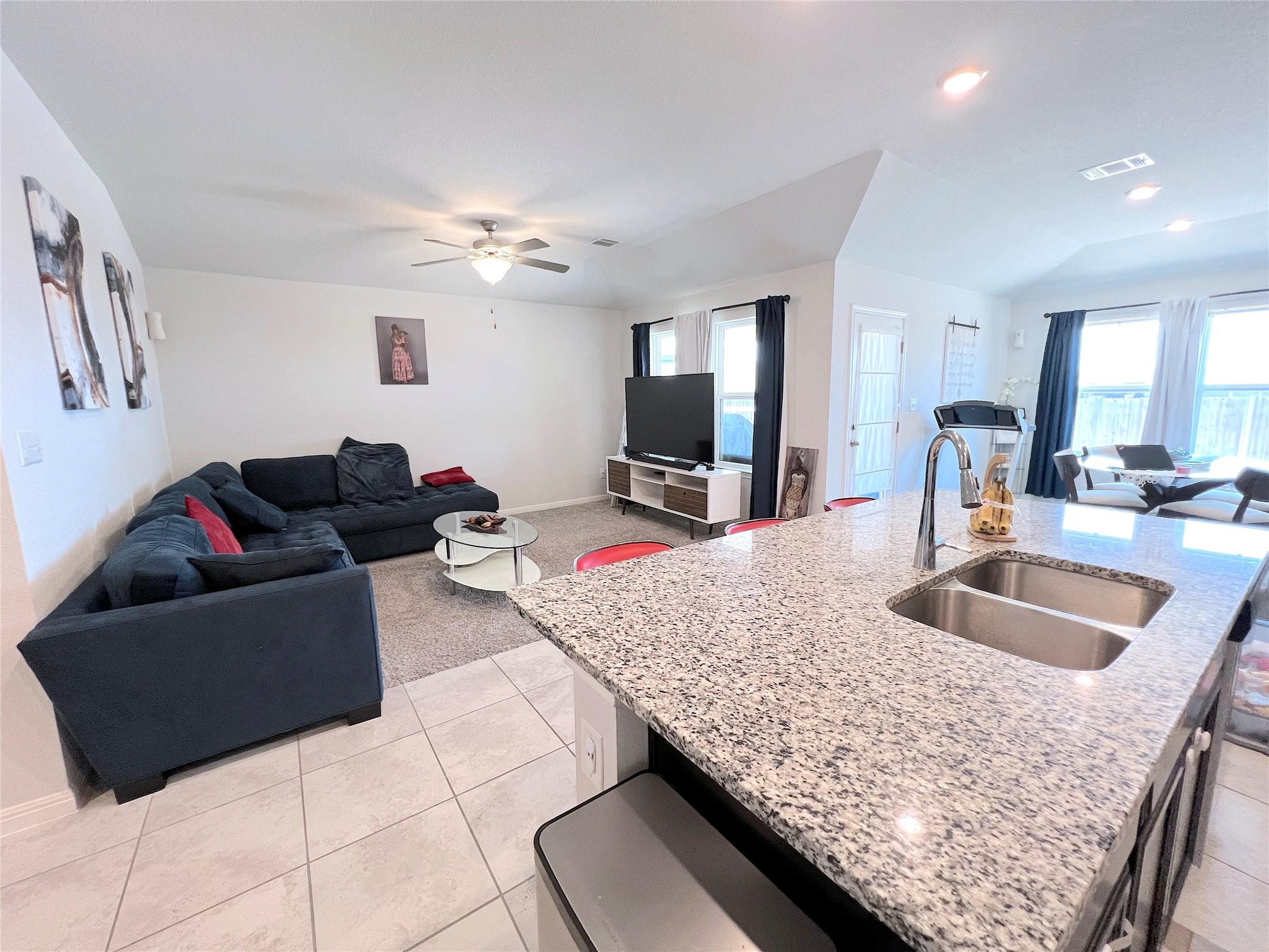 502 Mossy Rock Dr Property Photo 8