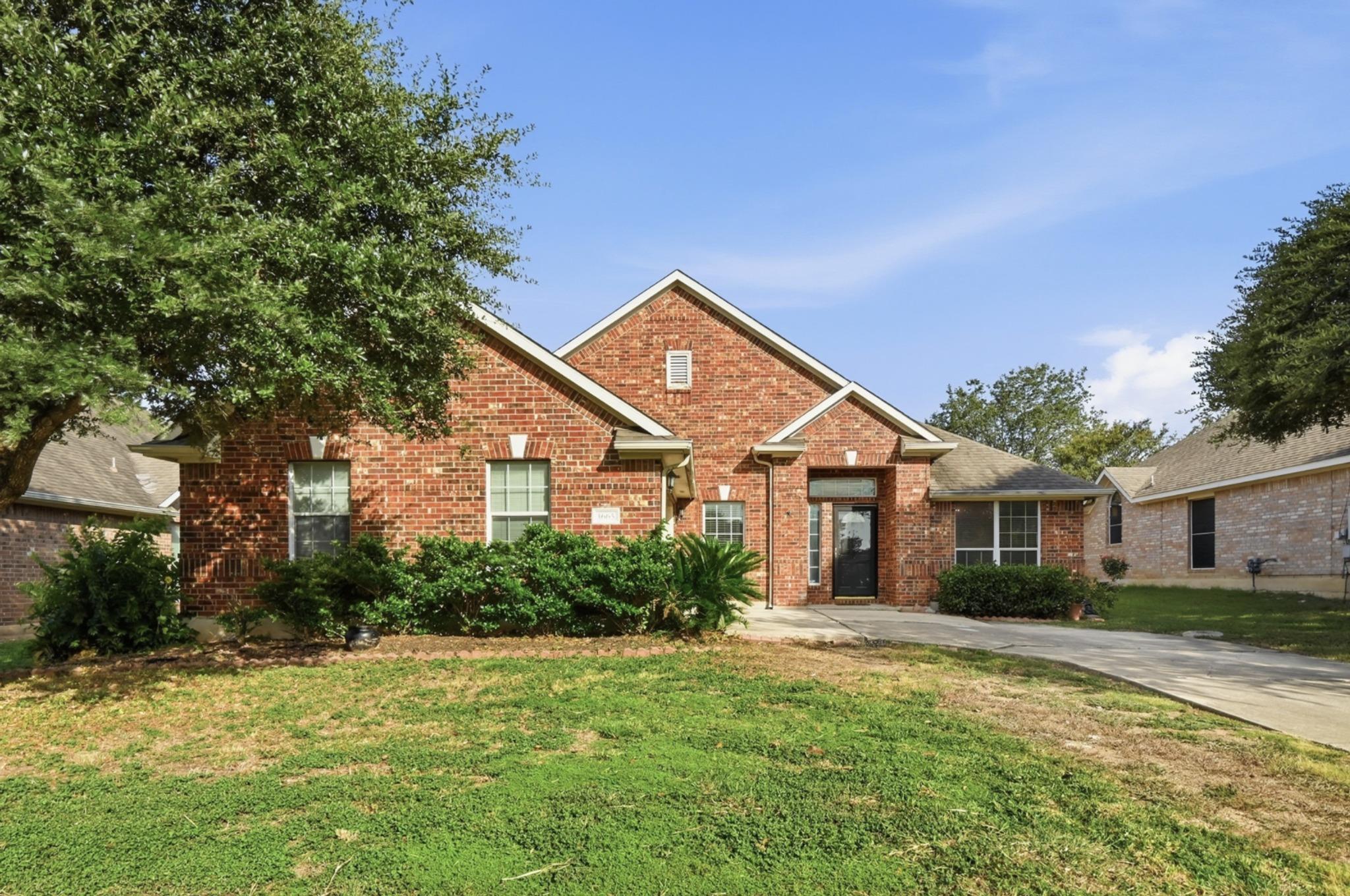 1665 Amberwood Loop Property Photo 2