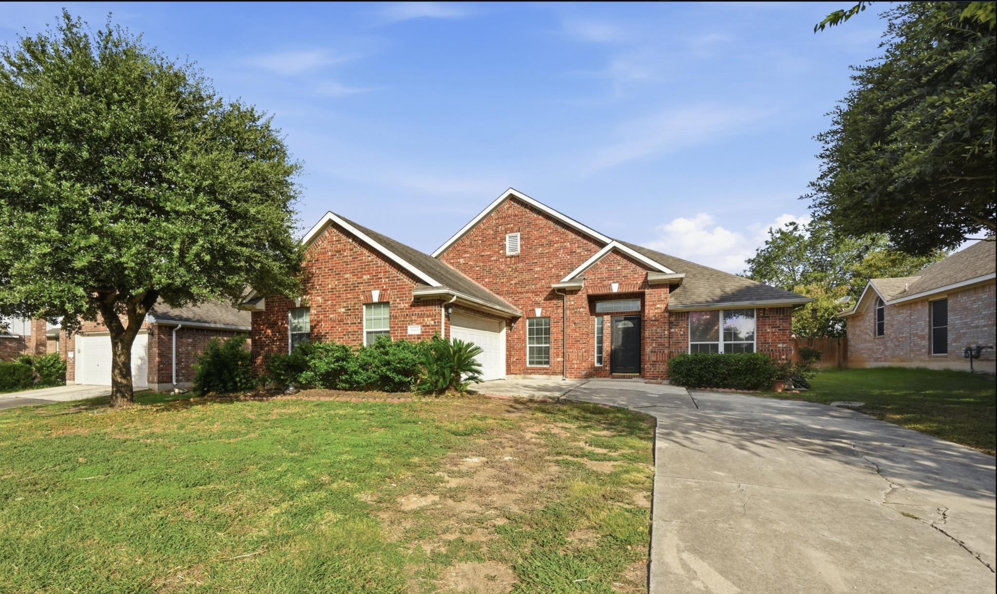 1665 Amberwood Loop Property Photo 3