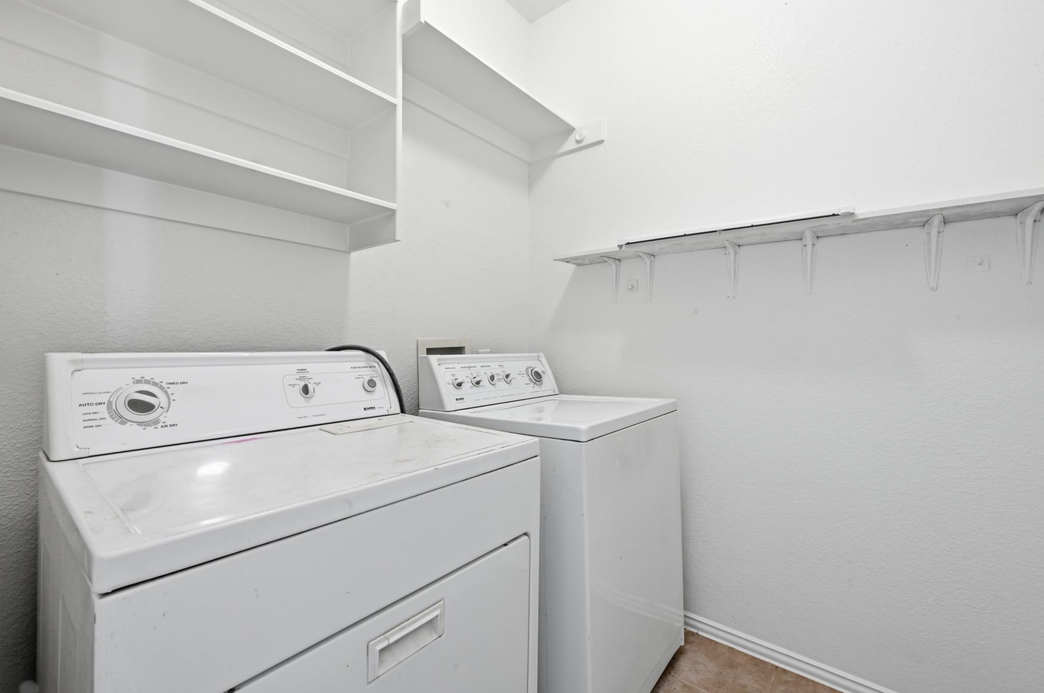 1665 Amberwood Loop Property Photo 28