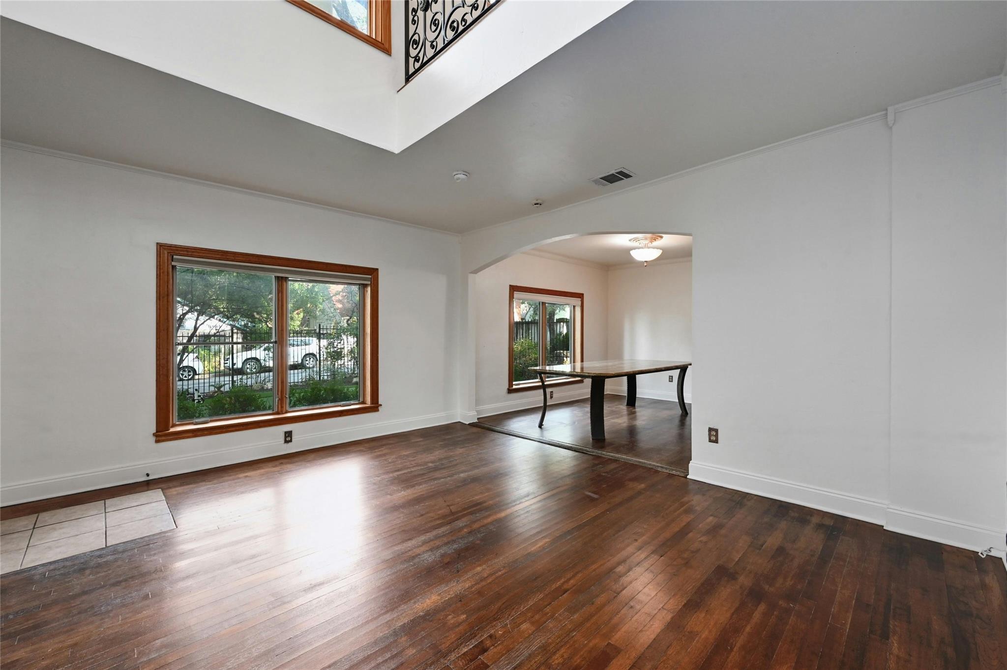 2829 San Gabriel St Property Photo 4