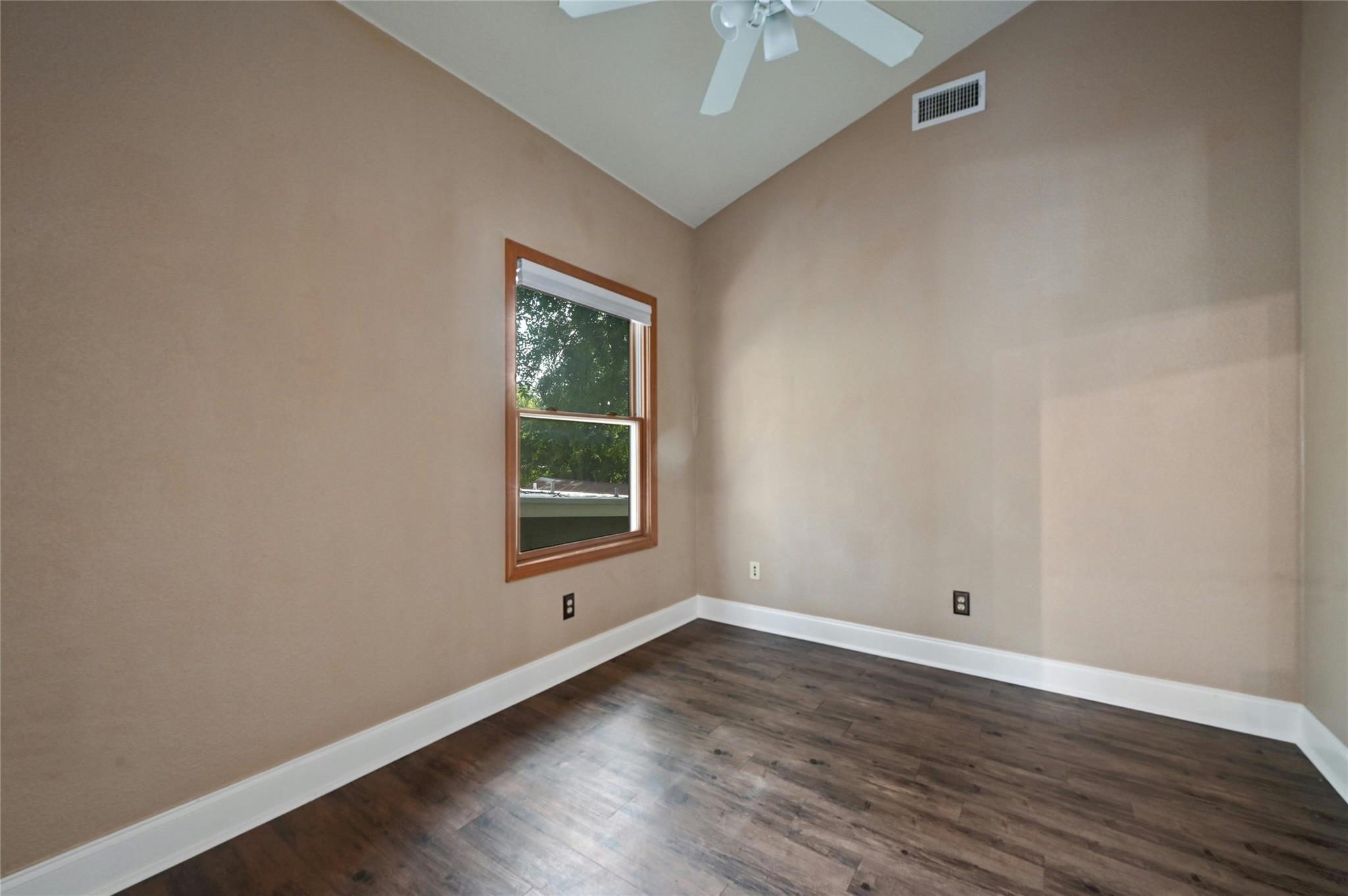 2829 San Gabriel St Property Photo 15