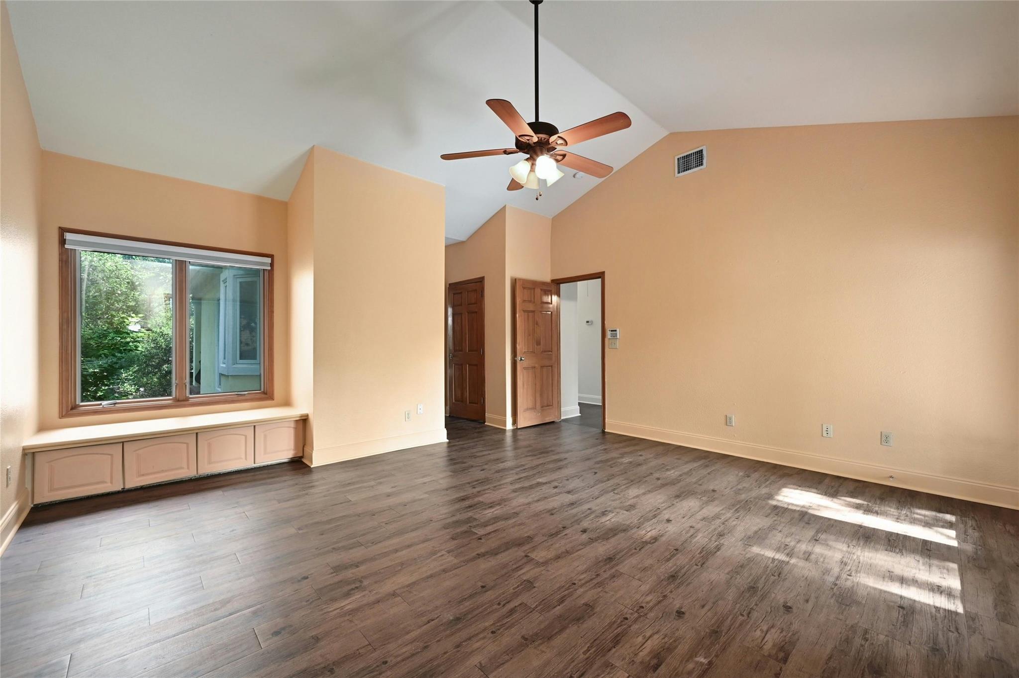 2829 San Gabriel St Property Photo 19