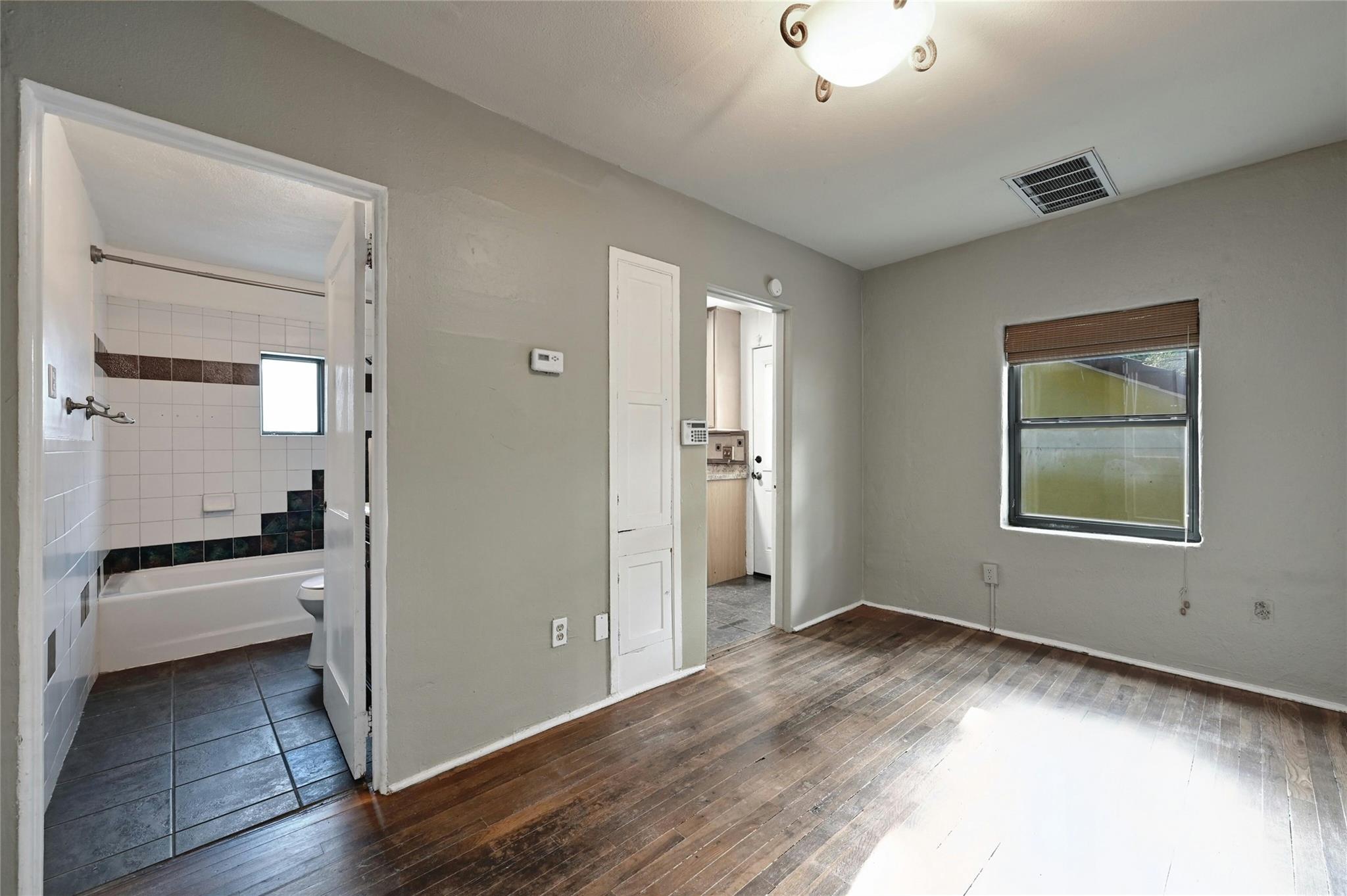 2829 San Gabriel St Property Photo 24