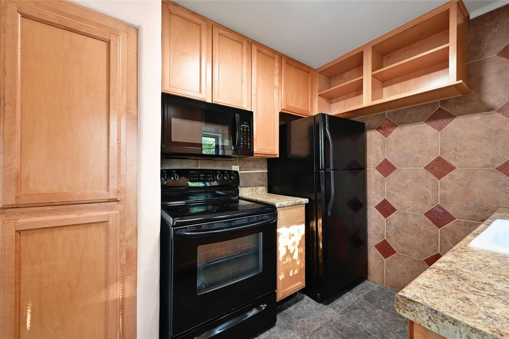 2829 San Gabriel St Property Photo 27