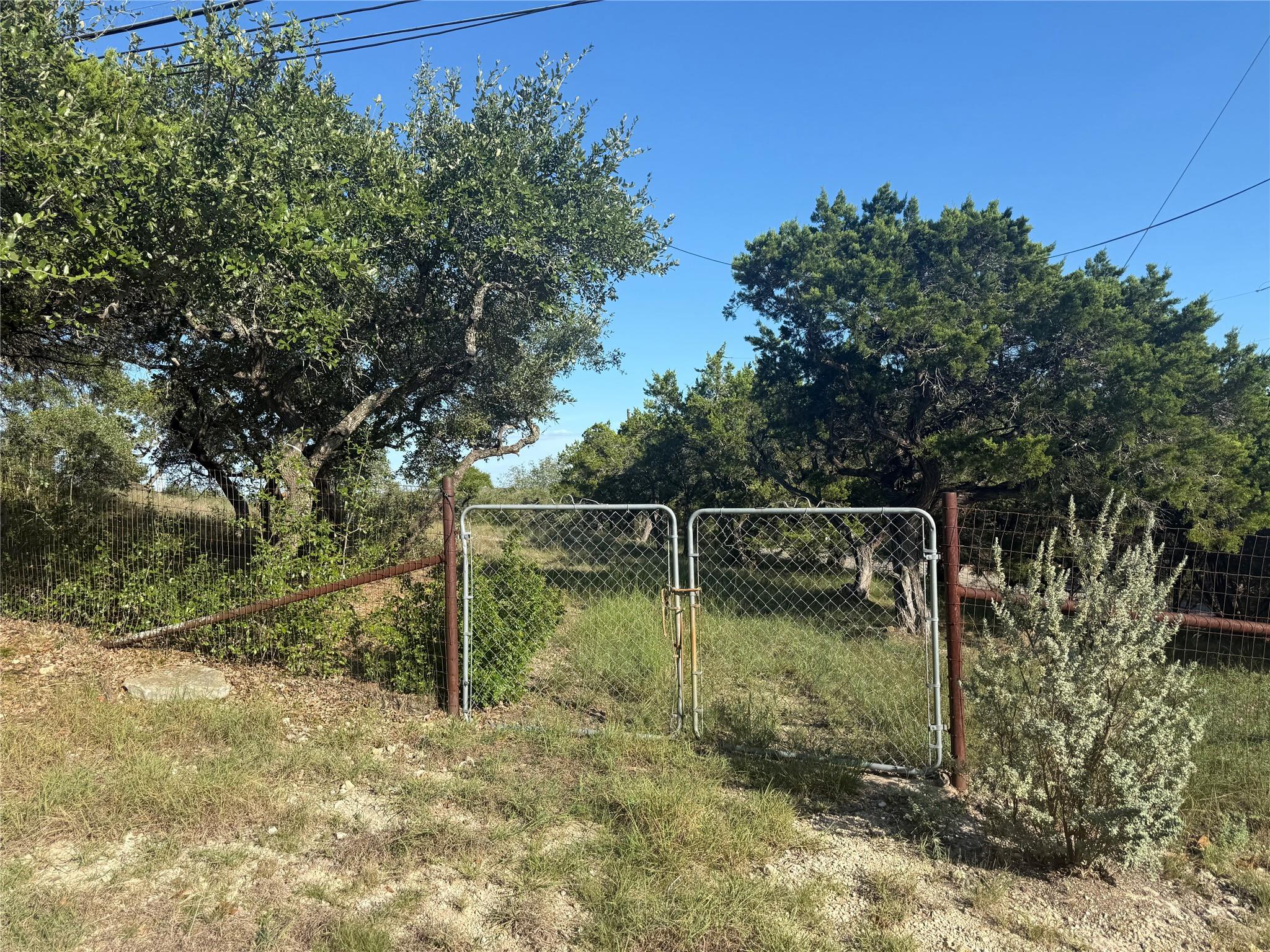 2 Meridian Dr Property Photo 8