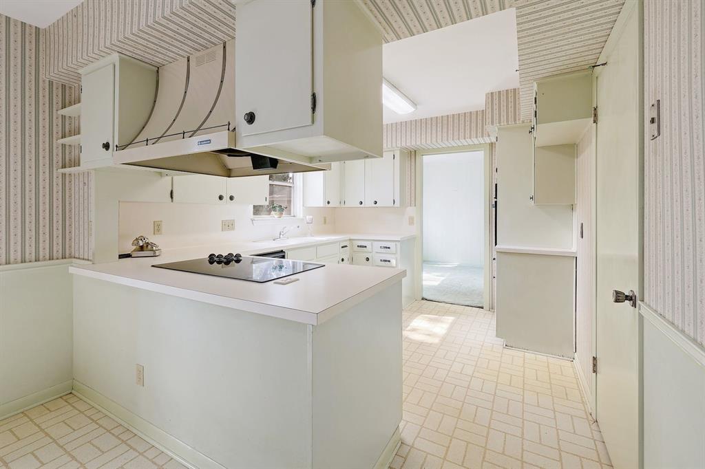 8611 Honeysuckle Trl Property Photo 11