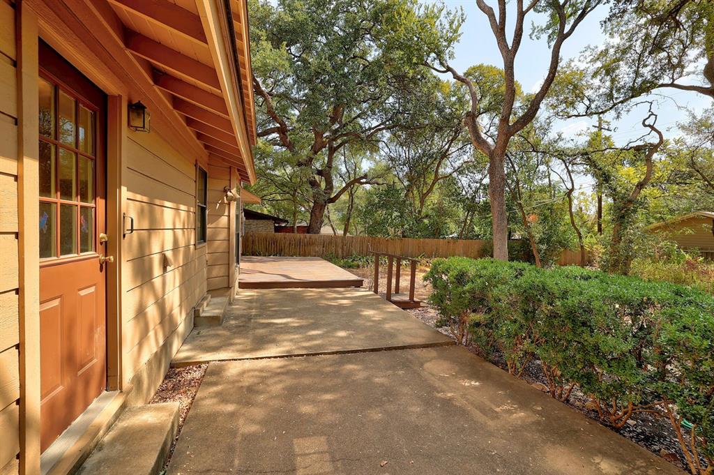 8611 Honeysuckle Trl Property Photo 30