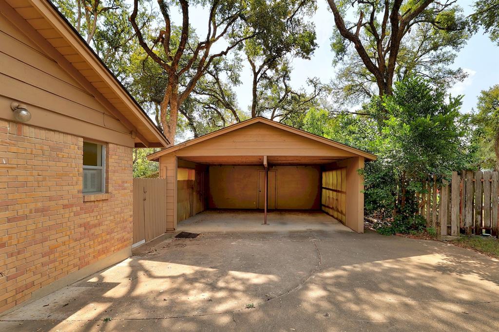 8611 Honeysuckle Trl Property Photo 33