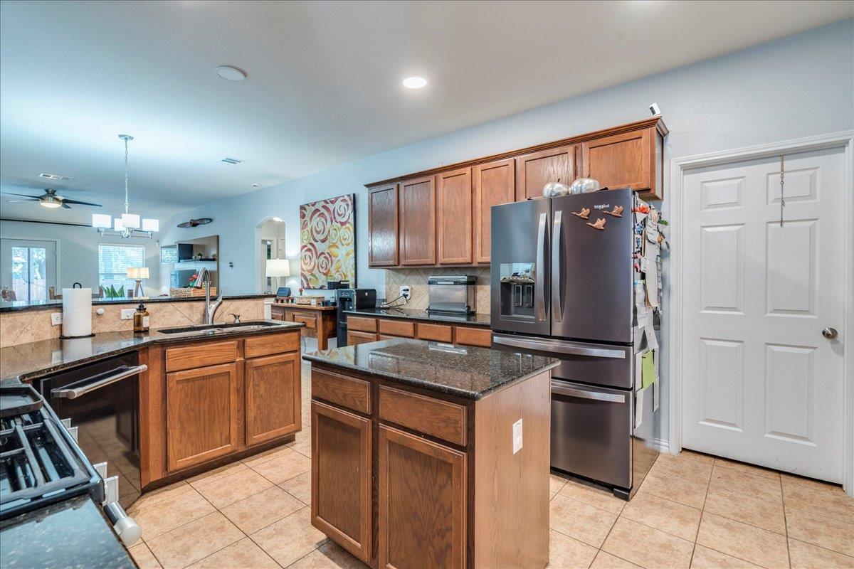 2532 Ericanna Ln Property Photo 5