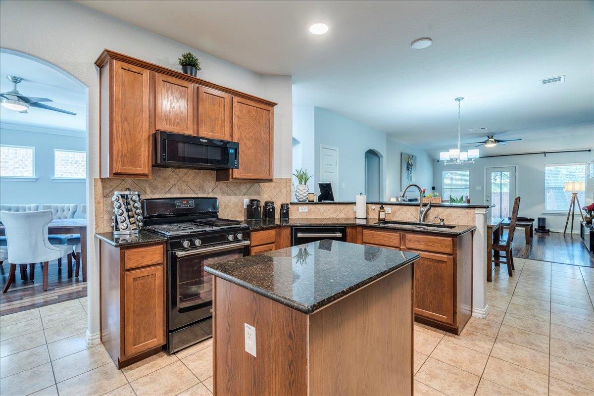 2532 Ericanna Ln Property Photo 6