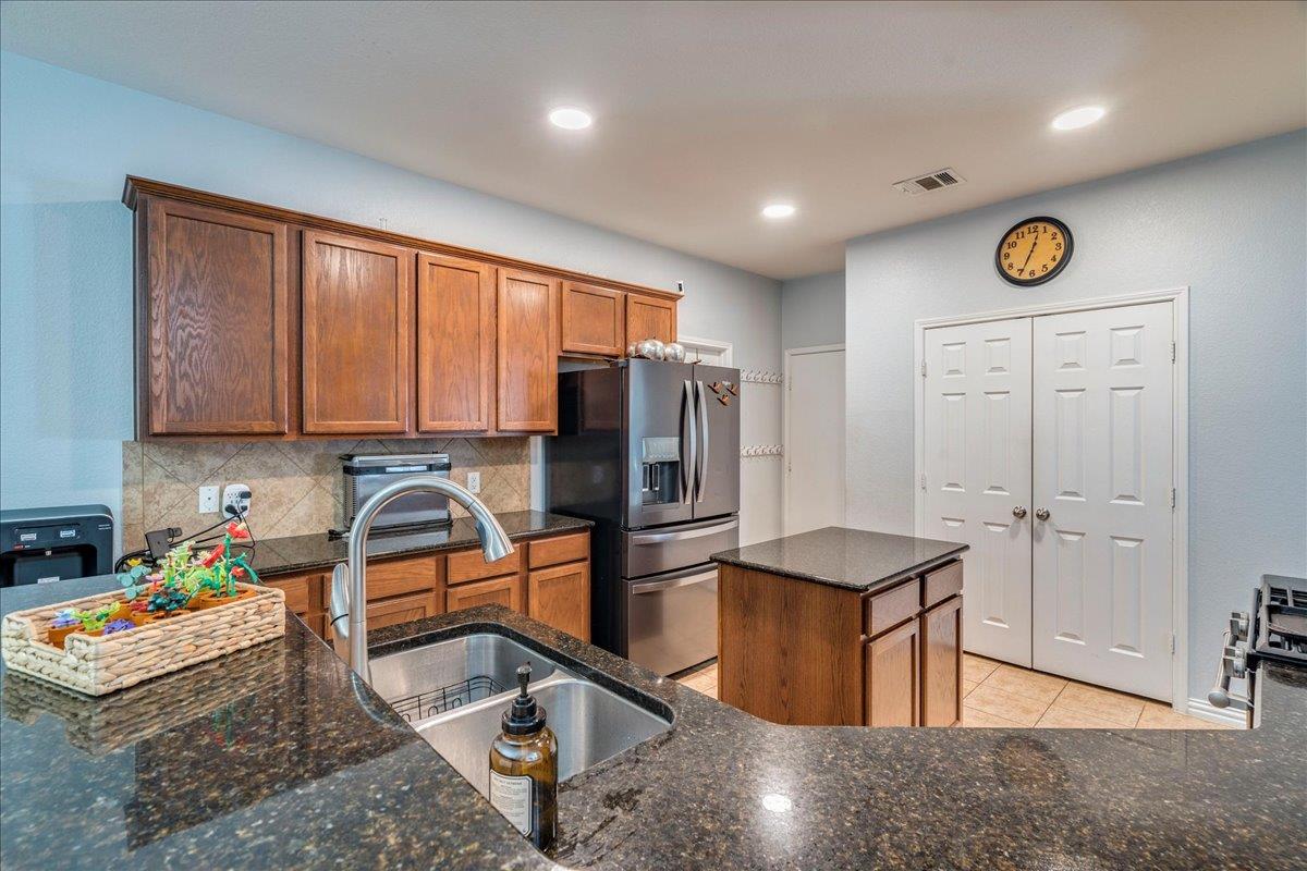 2532 Ericanna Ln Property Photo 8