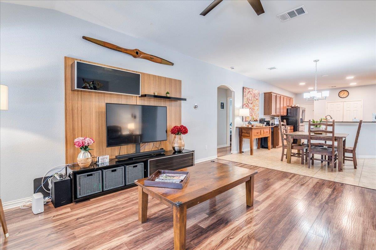 2532 Ericanna Ln Property Photo 14