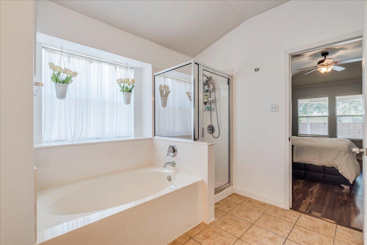 2532 Ericanna Ln Property Photo 18