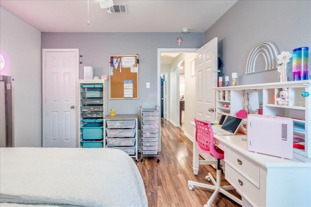 2532 Ericanna Ln Property Photo 22