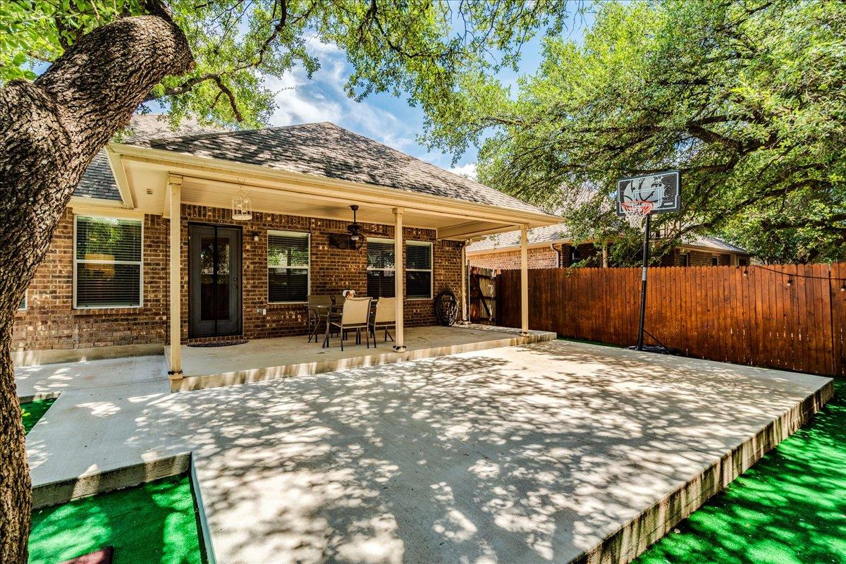 2532 Ericanna Ln Property Photo 27