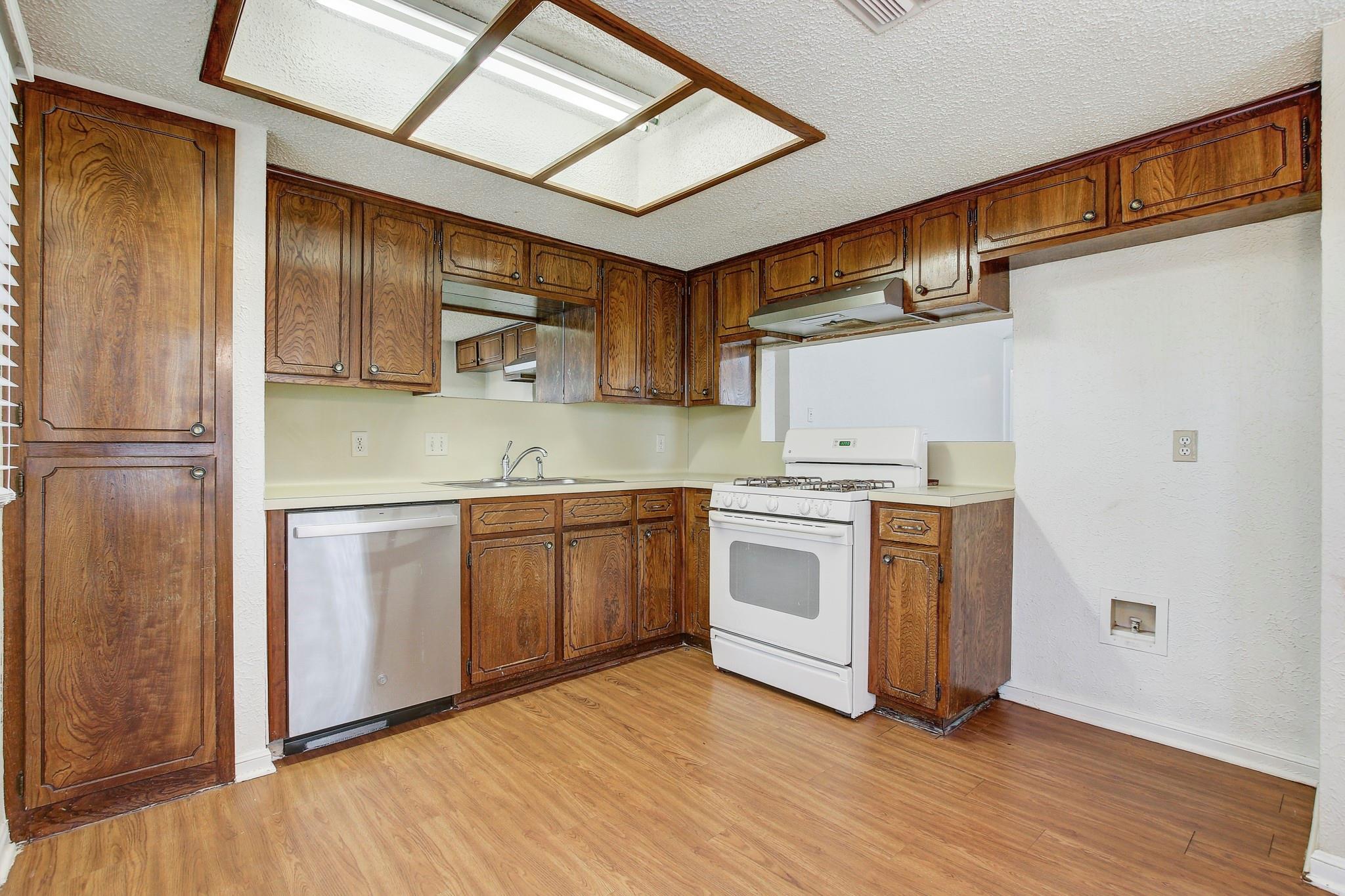 5626 Wagon Train Rd Property Photo 9