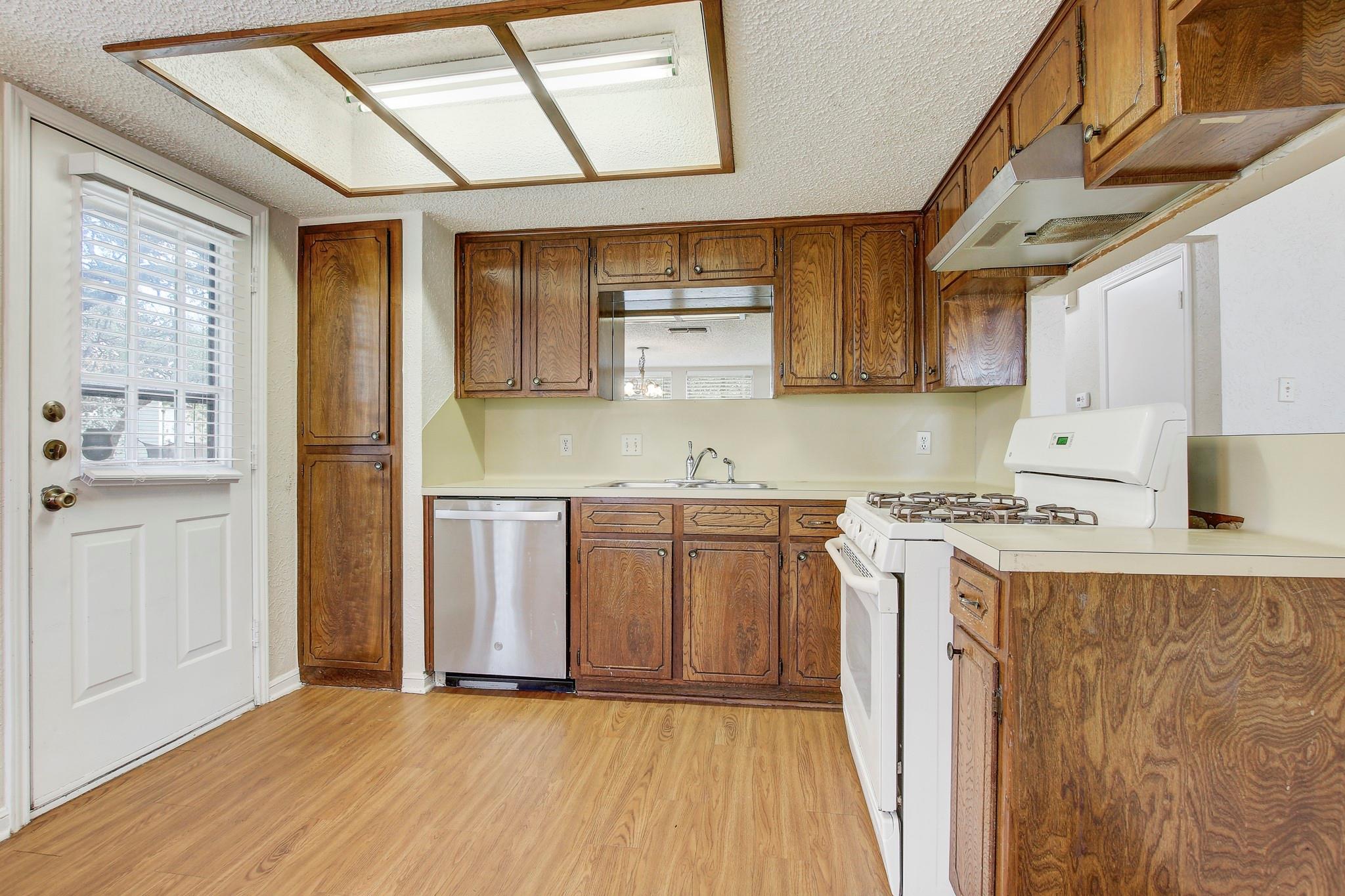 5626 Wagon Train Rd Property Photo 10